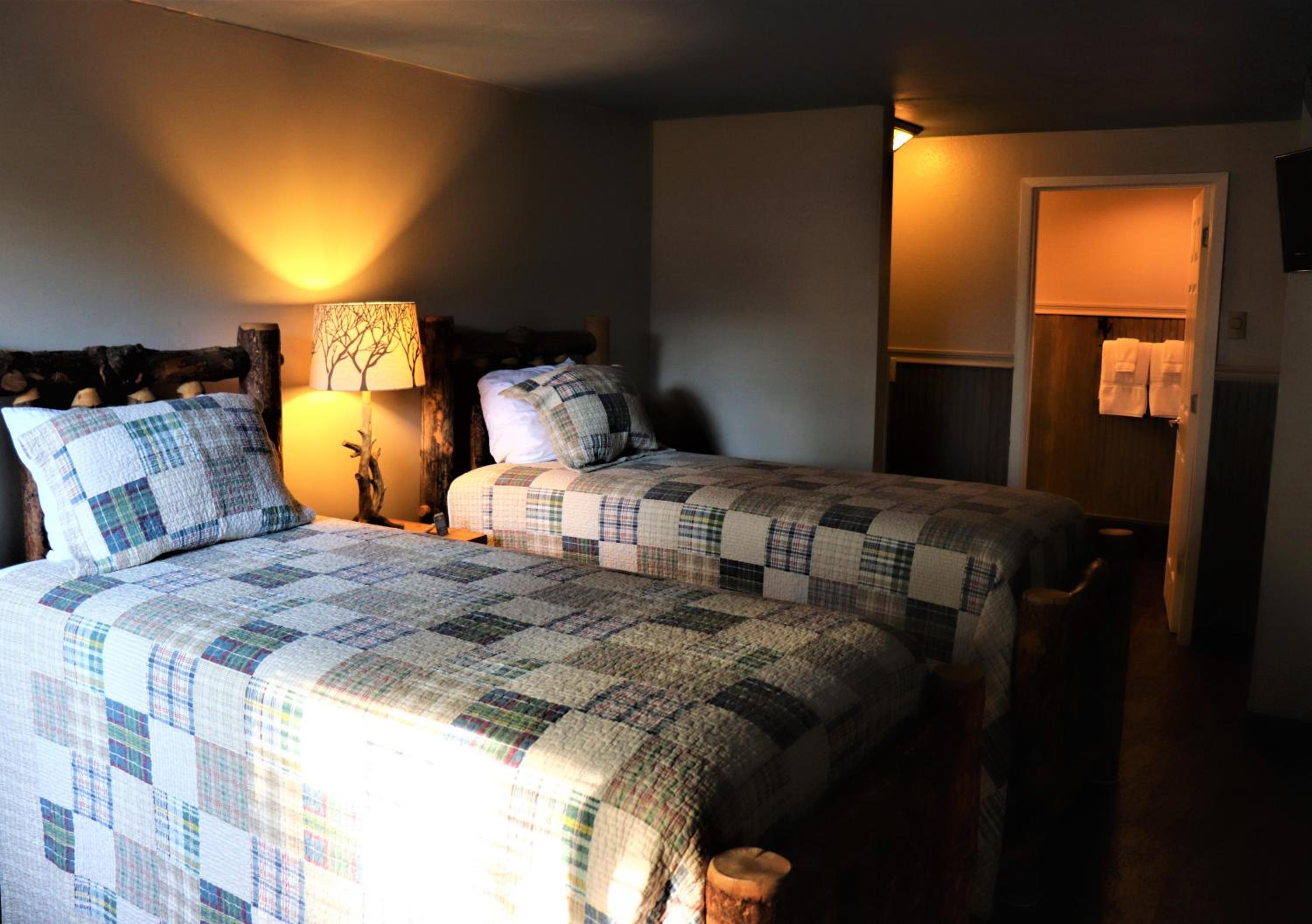 Lone Fir Resort