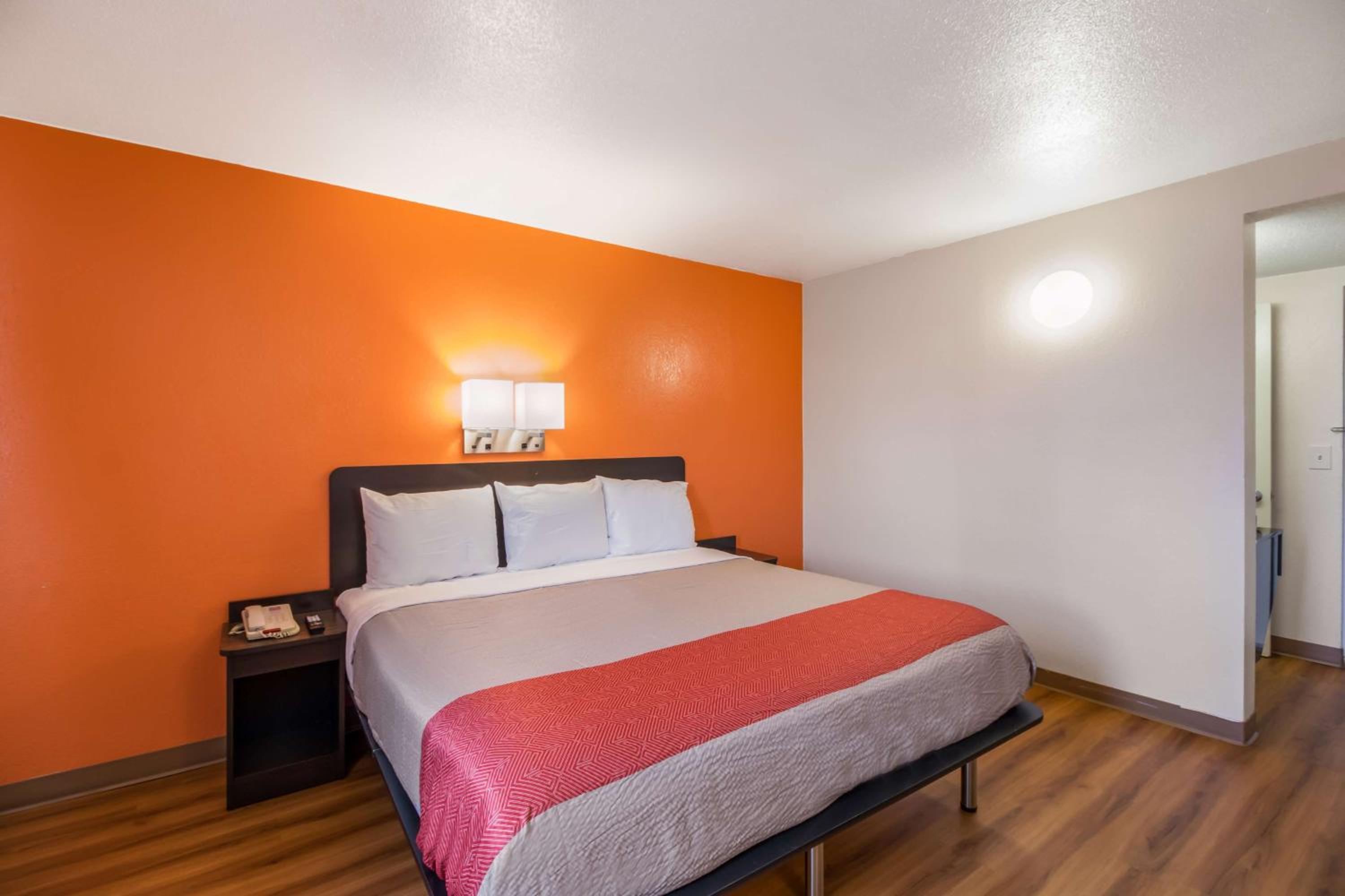 Motel 6-Fargo, ND - West Acres - North Fargo