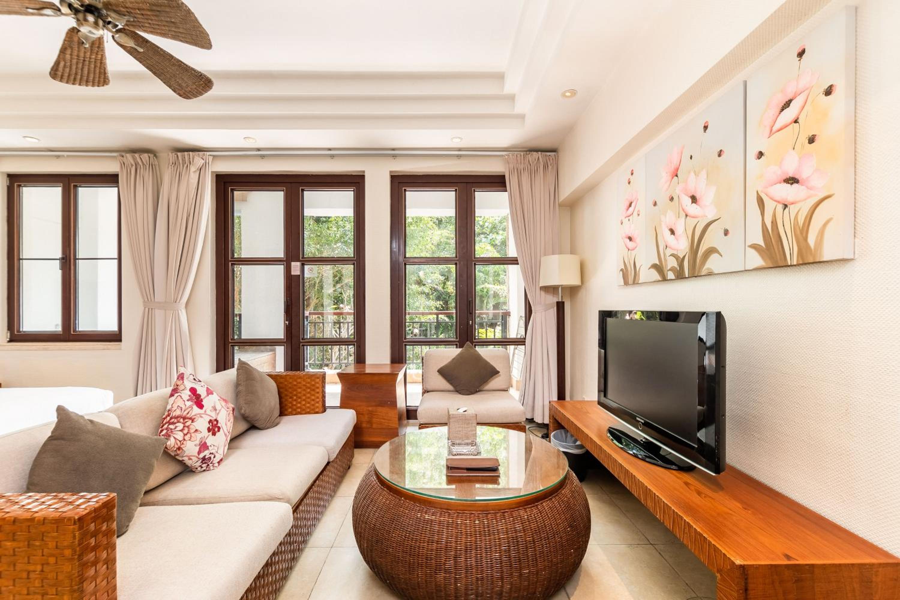 Aegean Suites Sanya Yalong Bay Resort
