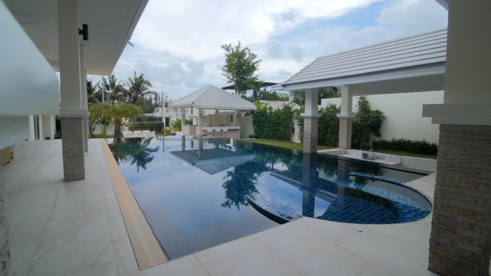 Sea Breeze Villas Hua Hin view 3