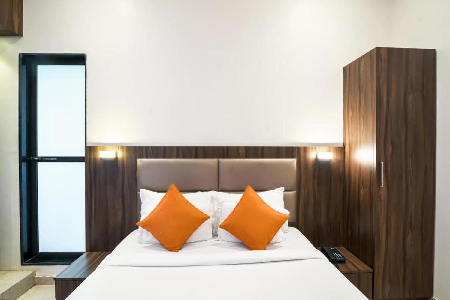 Mumbai Vacations - Hotel Sea Grand, Colaba - Property Image 11