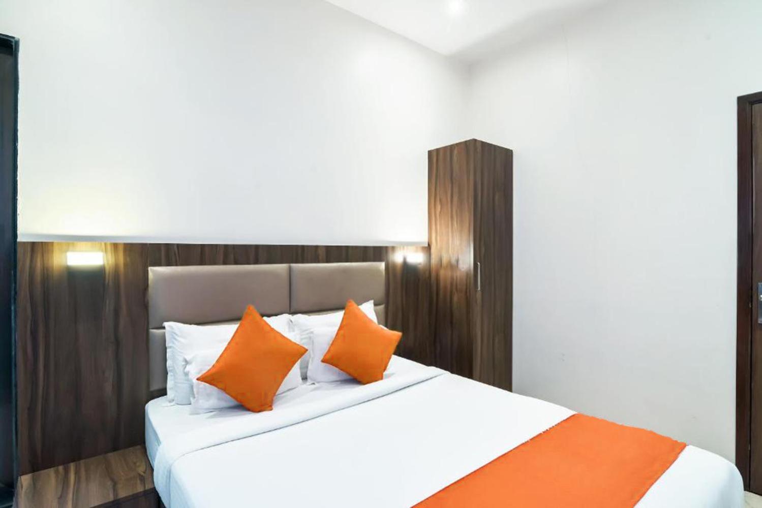 Mumbai Vacations - Hotel Sea Grand, Colaba - Property Image 10