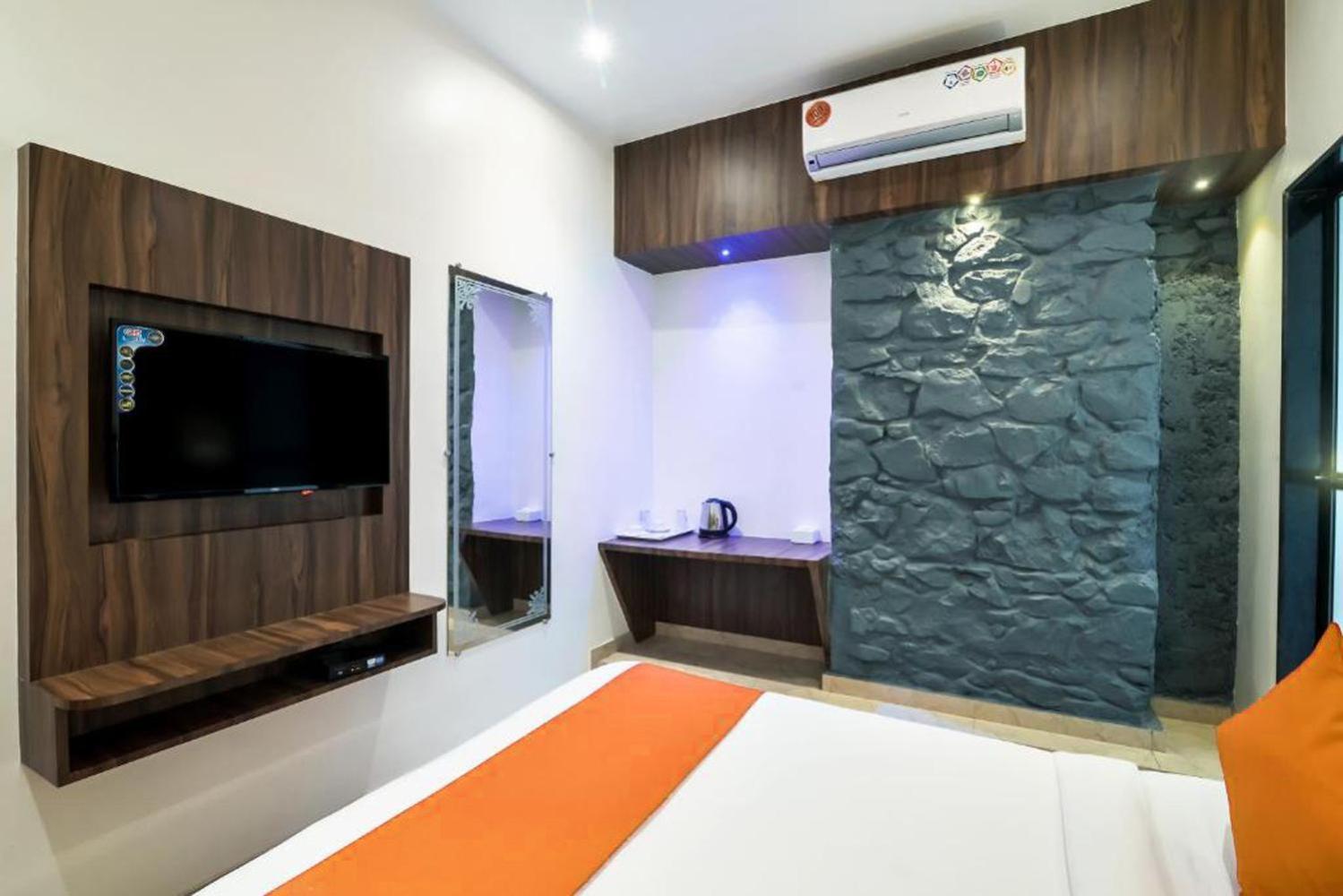 Mumbai Vacations - Hotel Sea Grand, Colaba - Property Image 23