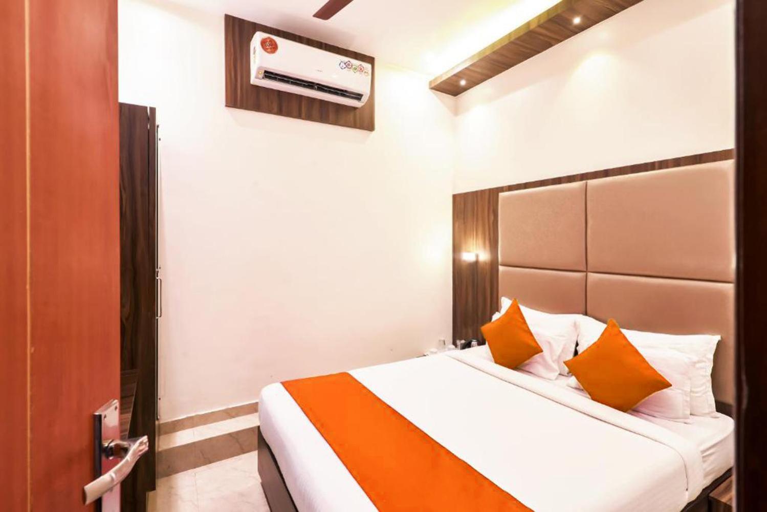 Mumbai Vacations - Hotel Sea Grand, Colaba - Property Image 25