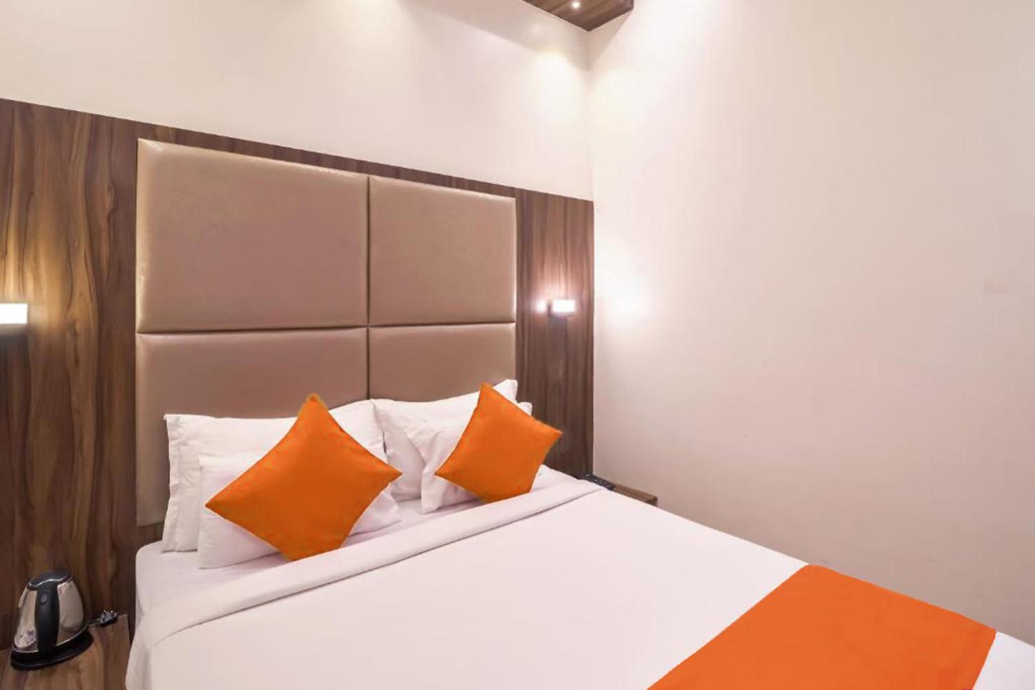 Mumbai Vacations - Hotel Sea Grand, Colaba - Property Image 19
