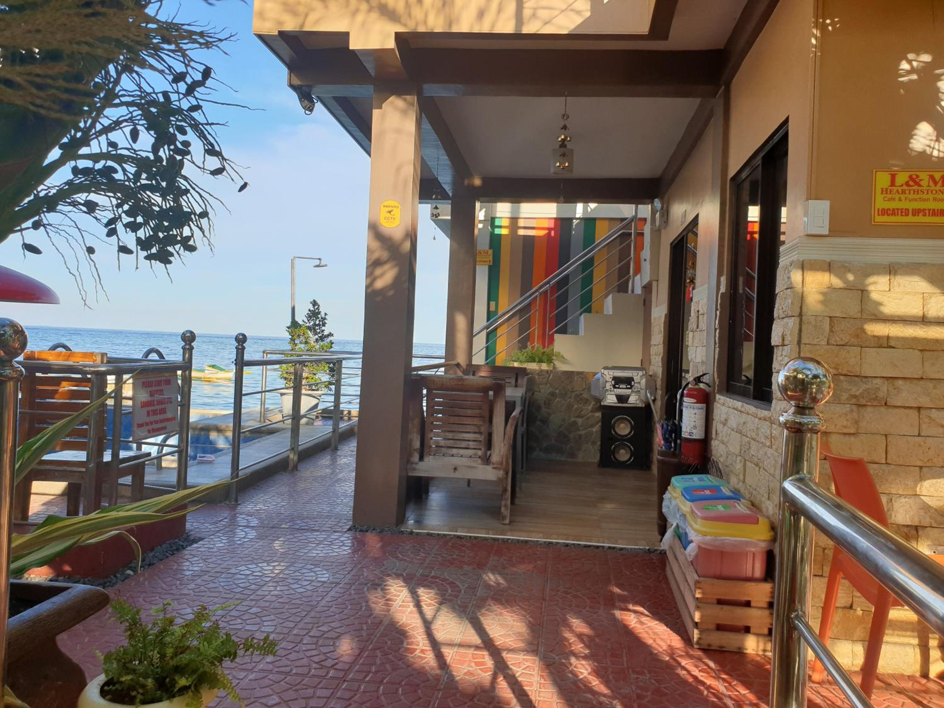 L & M Hearthstones Lodge