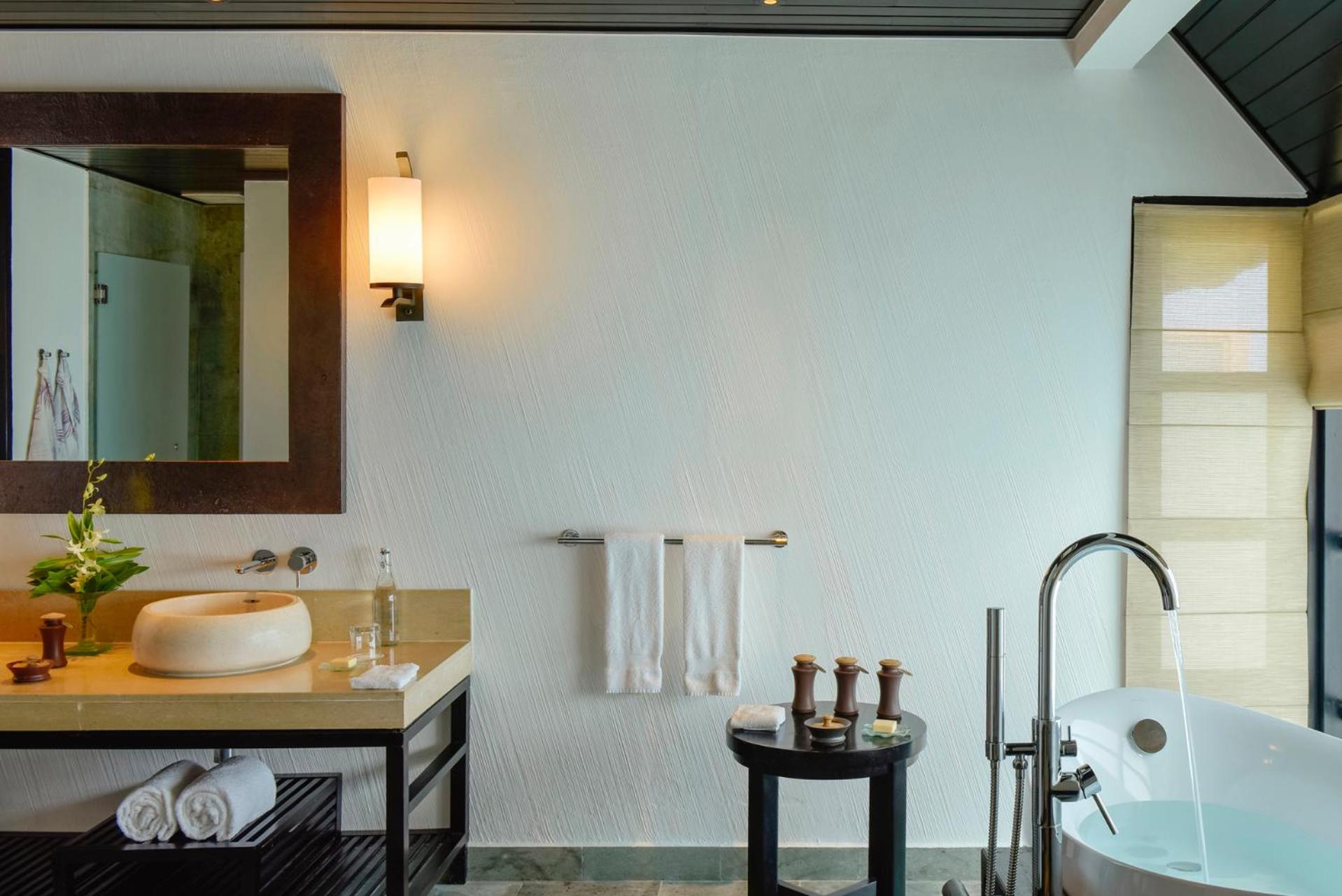 Four Seasons Resort Maldives at Kuda Huraa