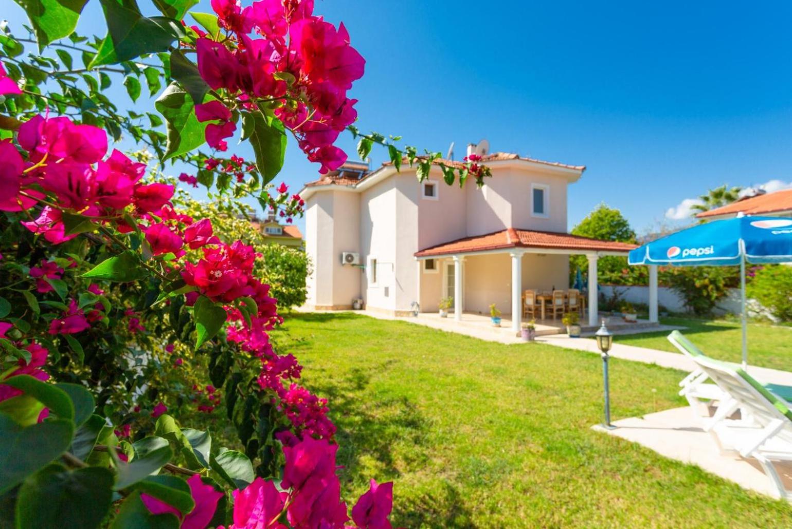 Hotel Villa Atlantis - Image 1