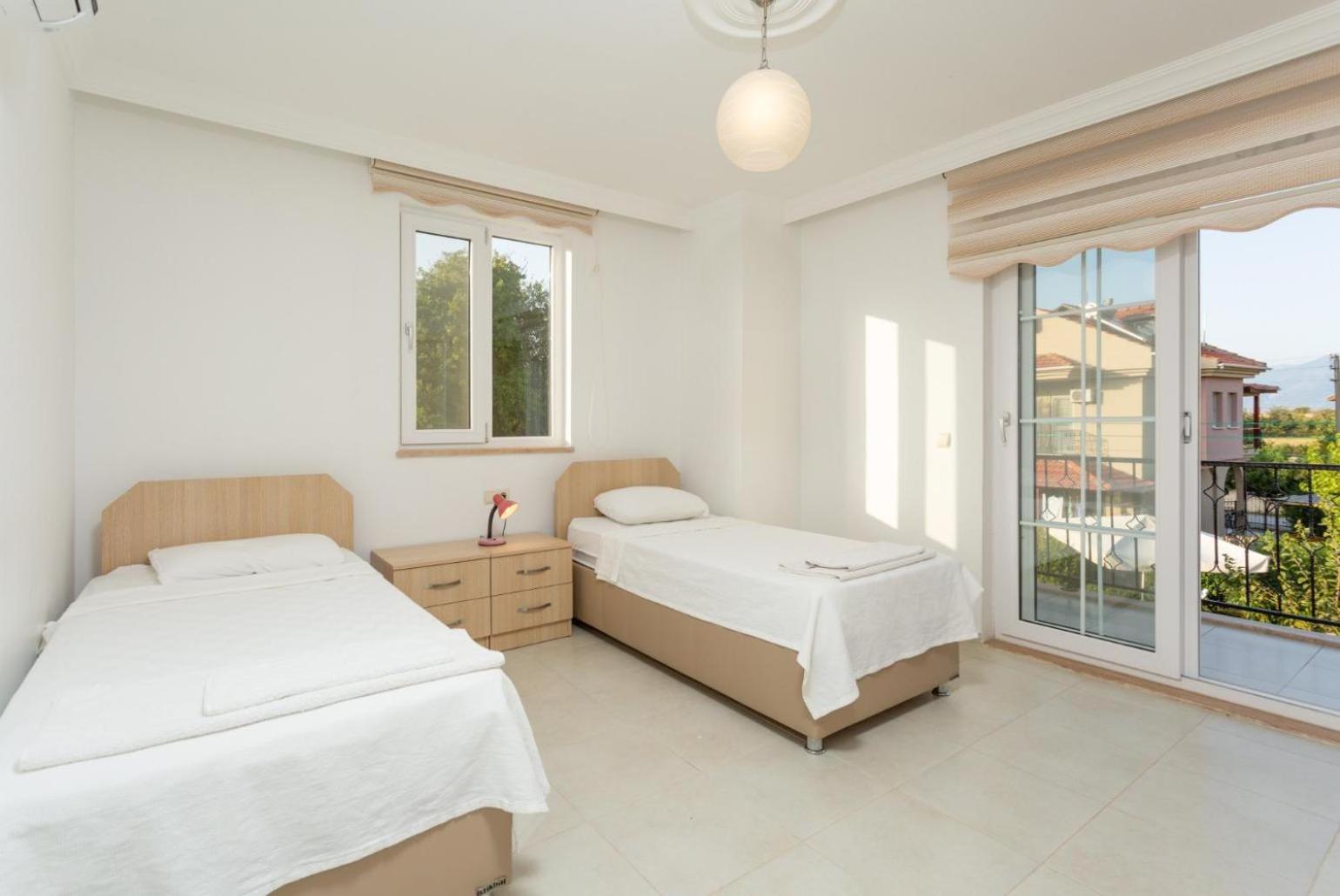 Photo 42