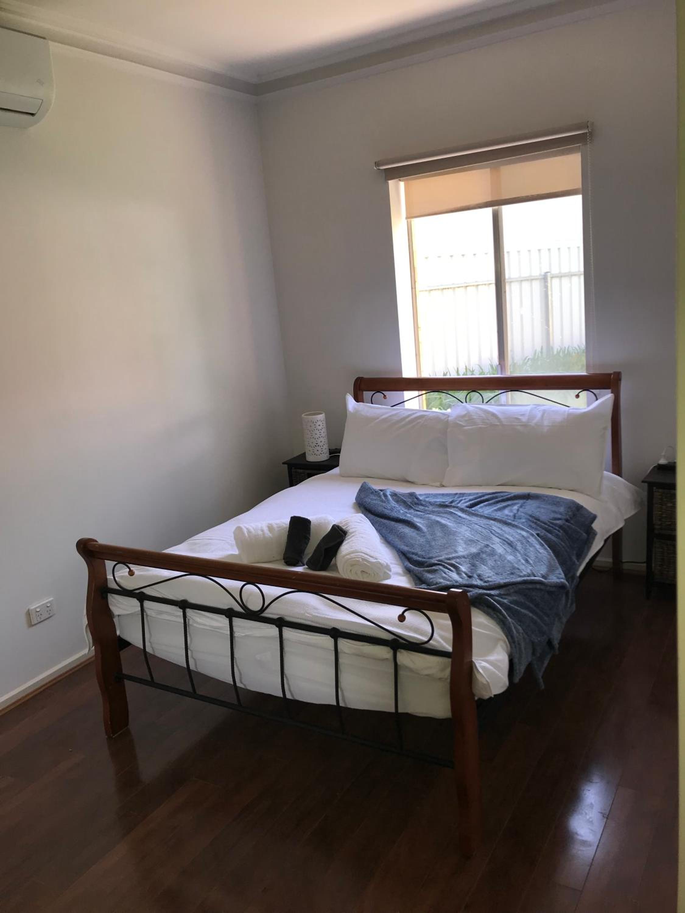 Stay in spacious, homely unit in prestigious area