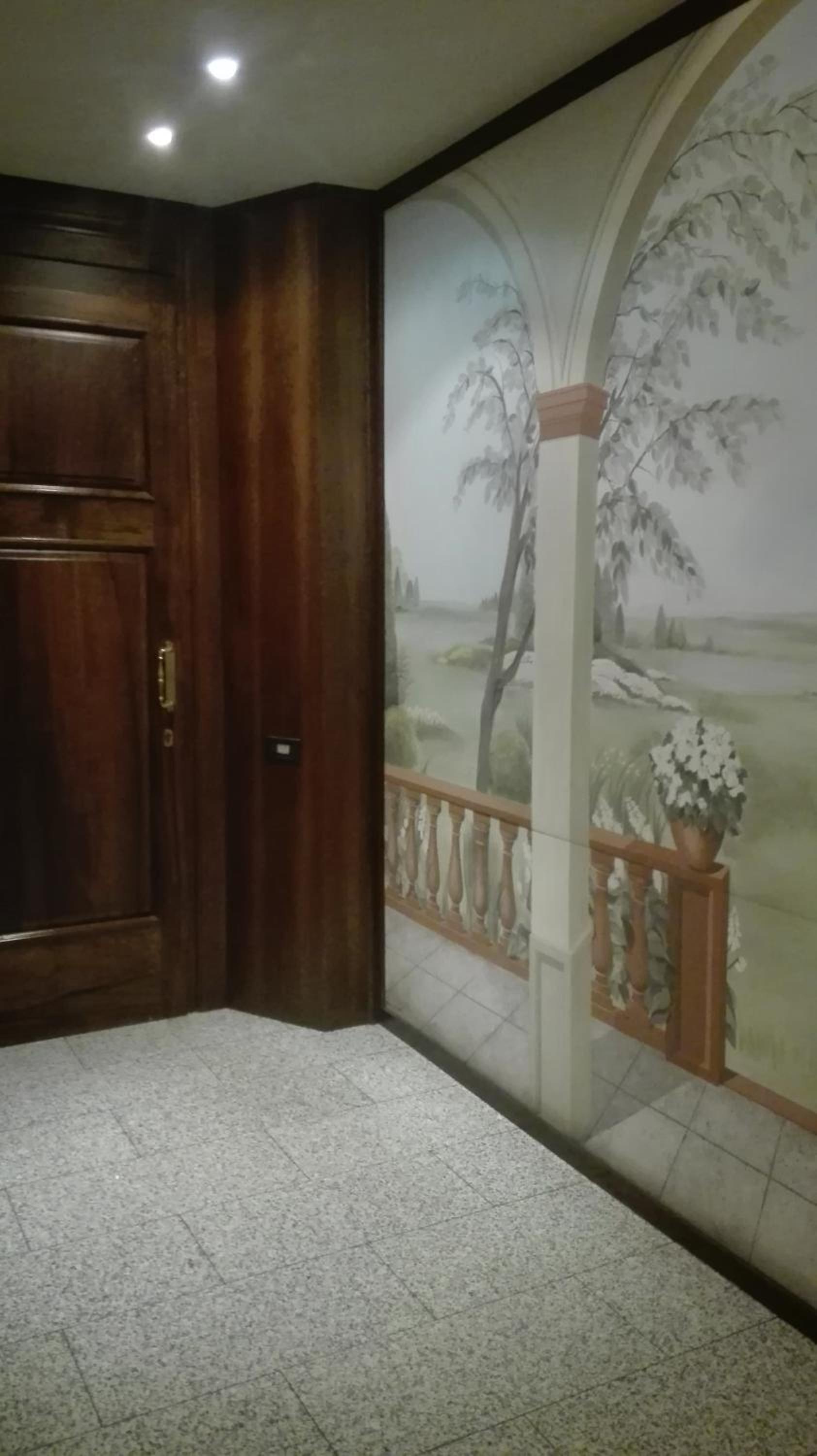 "Lo charme" a 5 minuti a piedi da Ospedale,Teatro Coccia ed Universita',a 30 minuti dai Laghi e 40 minuti da Milano view 2