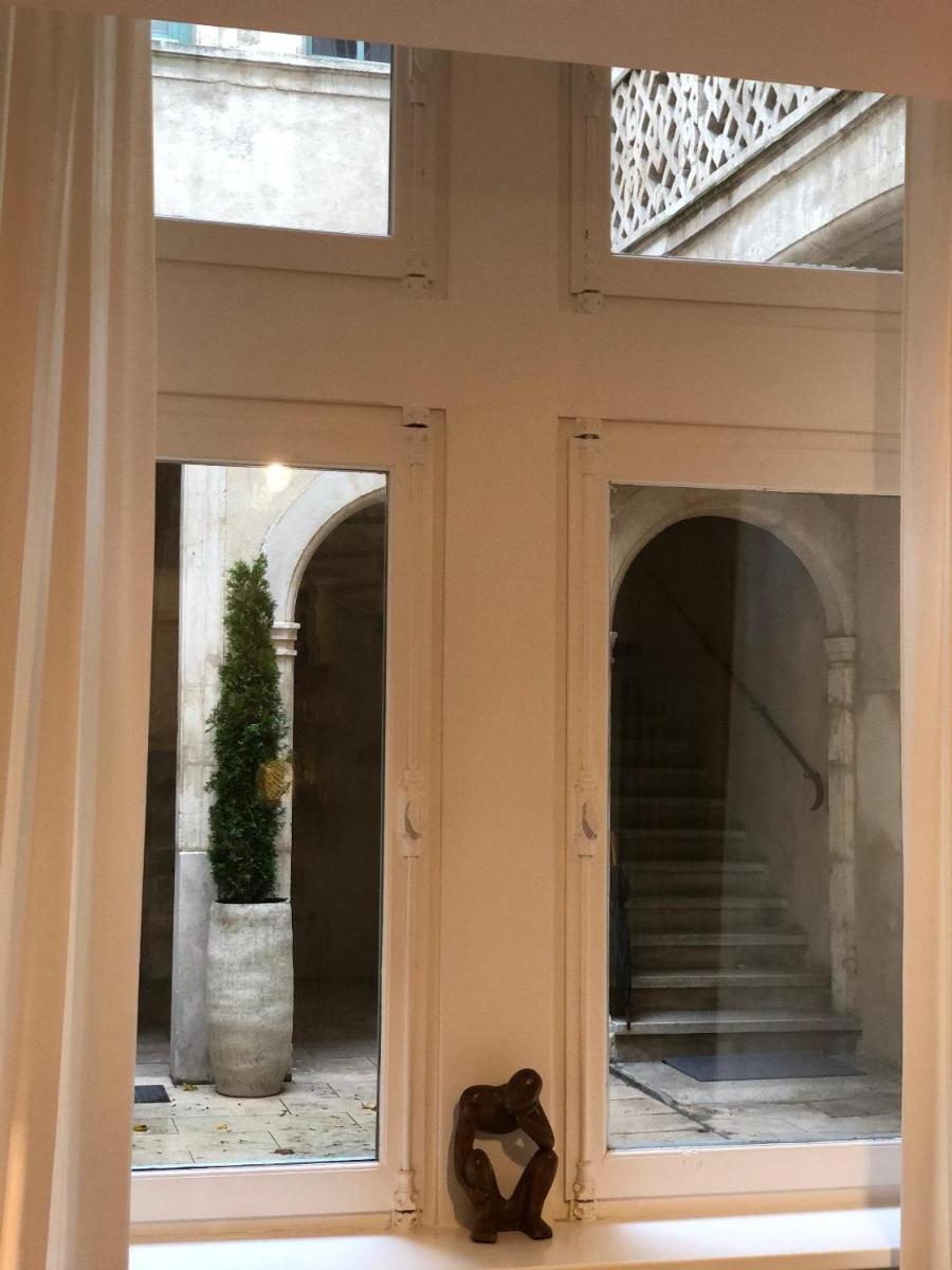 La Cour view 3