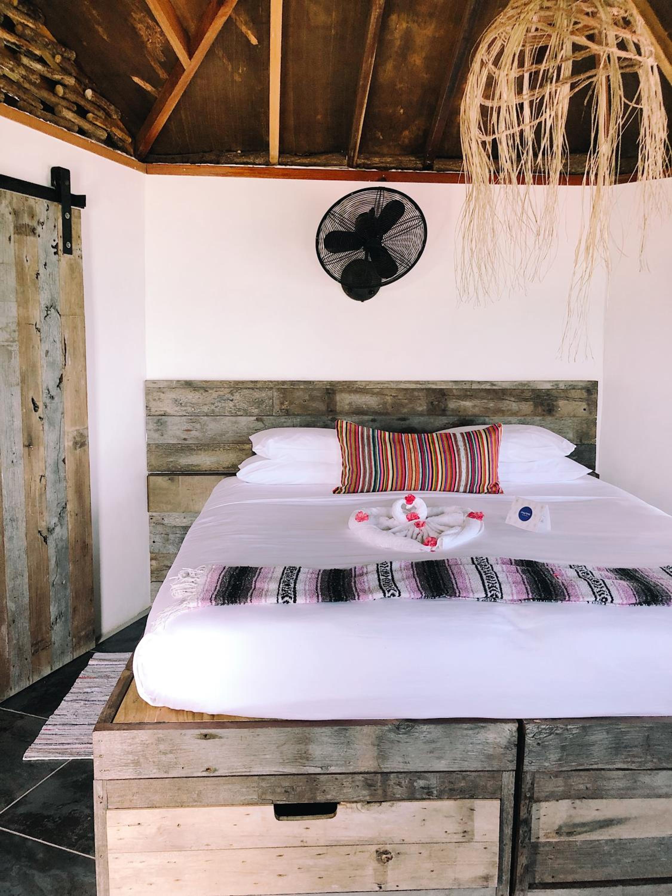 Thatch Caye Resort a Muy'Ono Resort