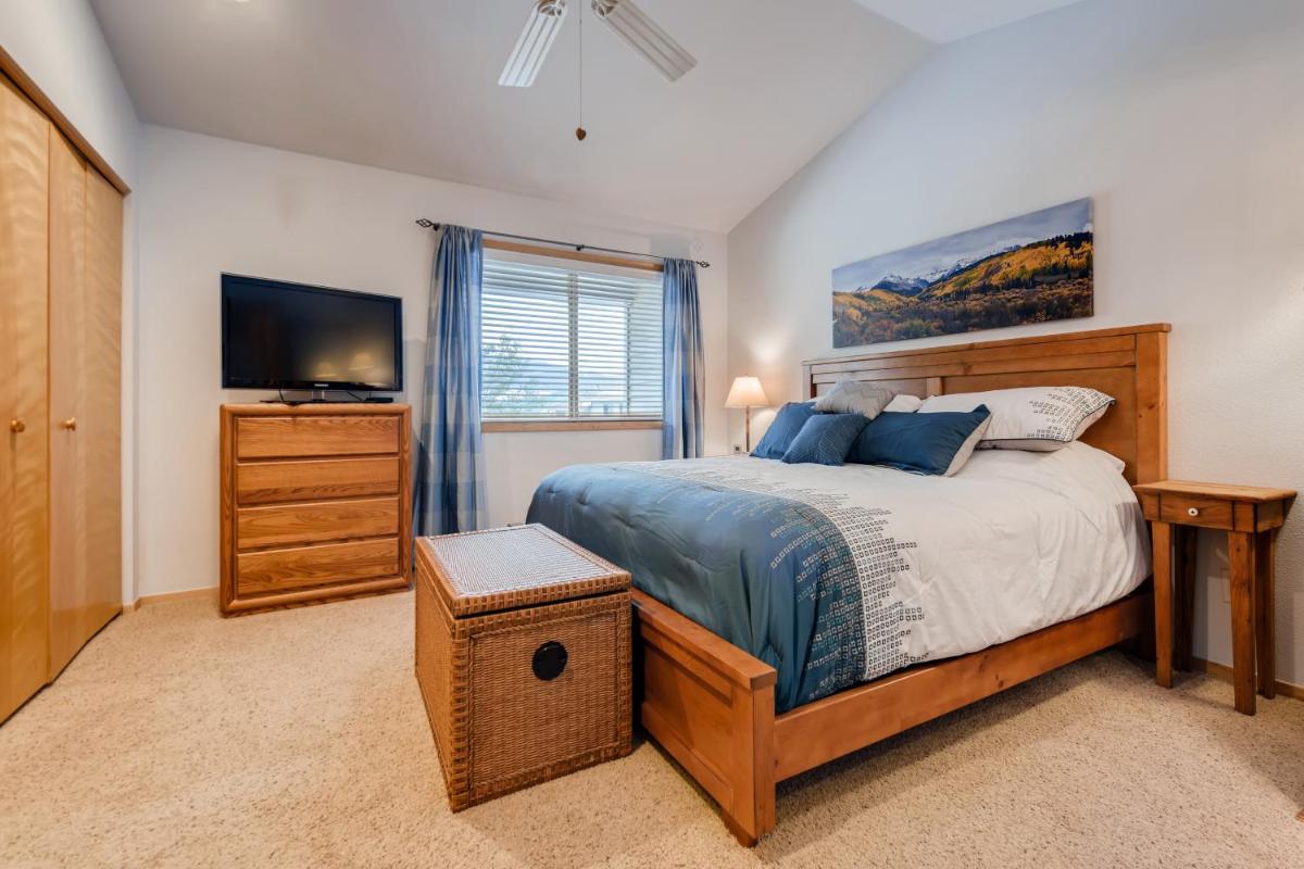 Lagoon 727B view 5