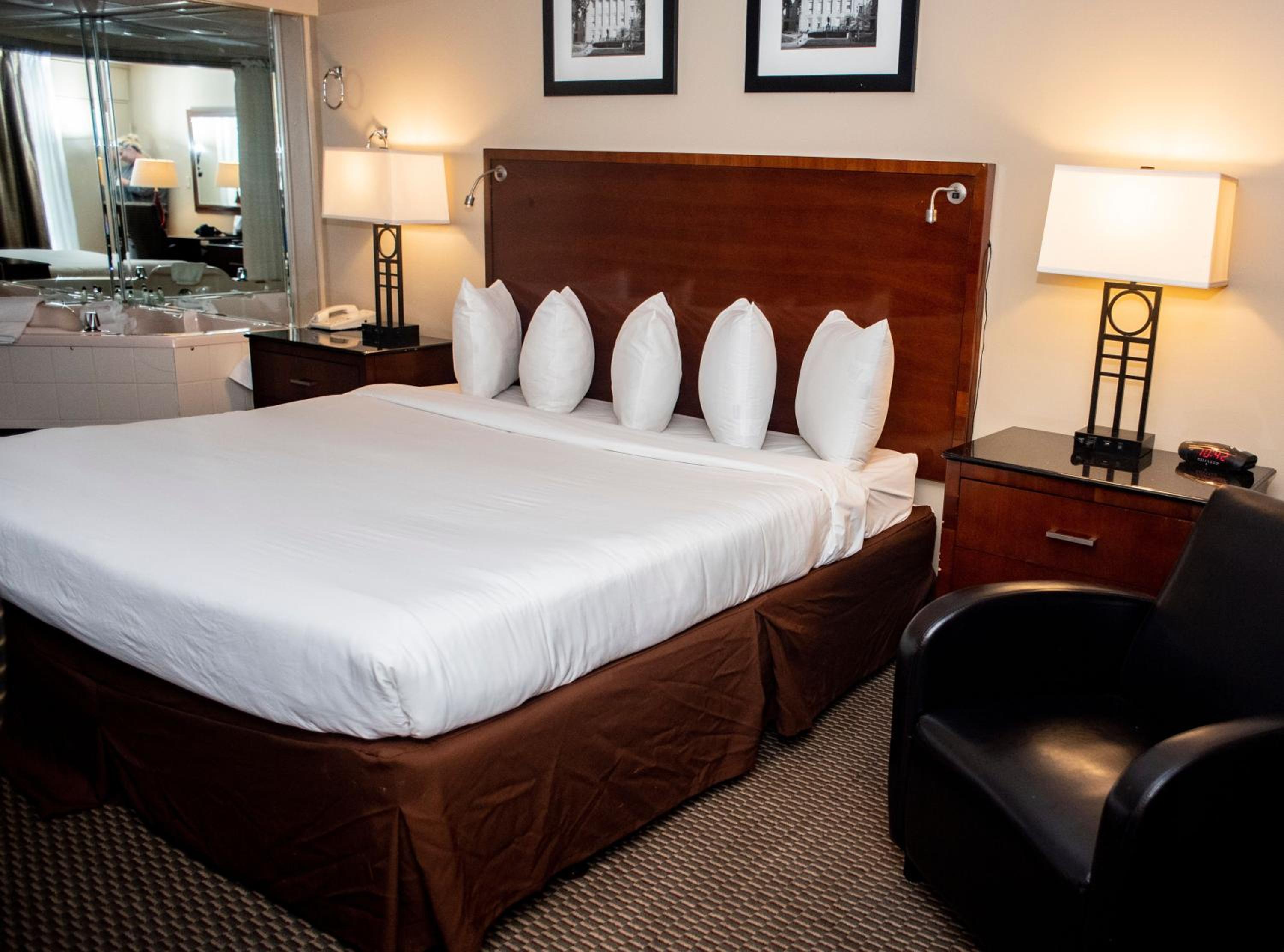 Altoona Vacations - Altoona Grand Hotel - Property Image 3