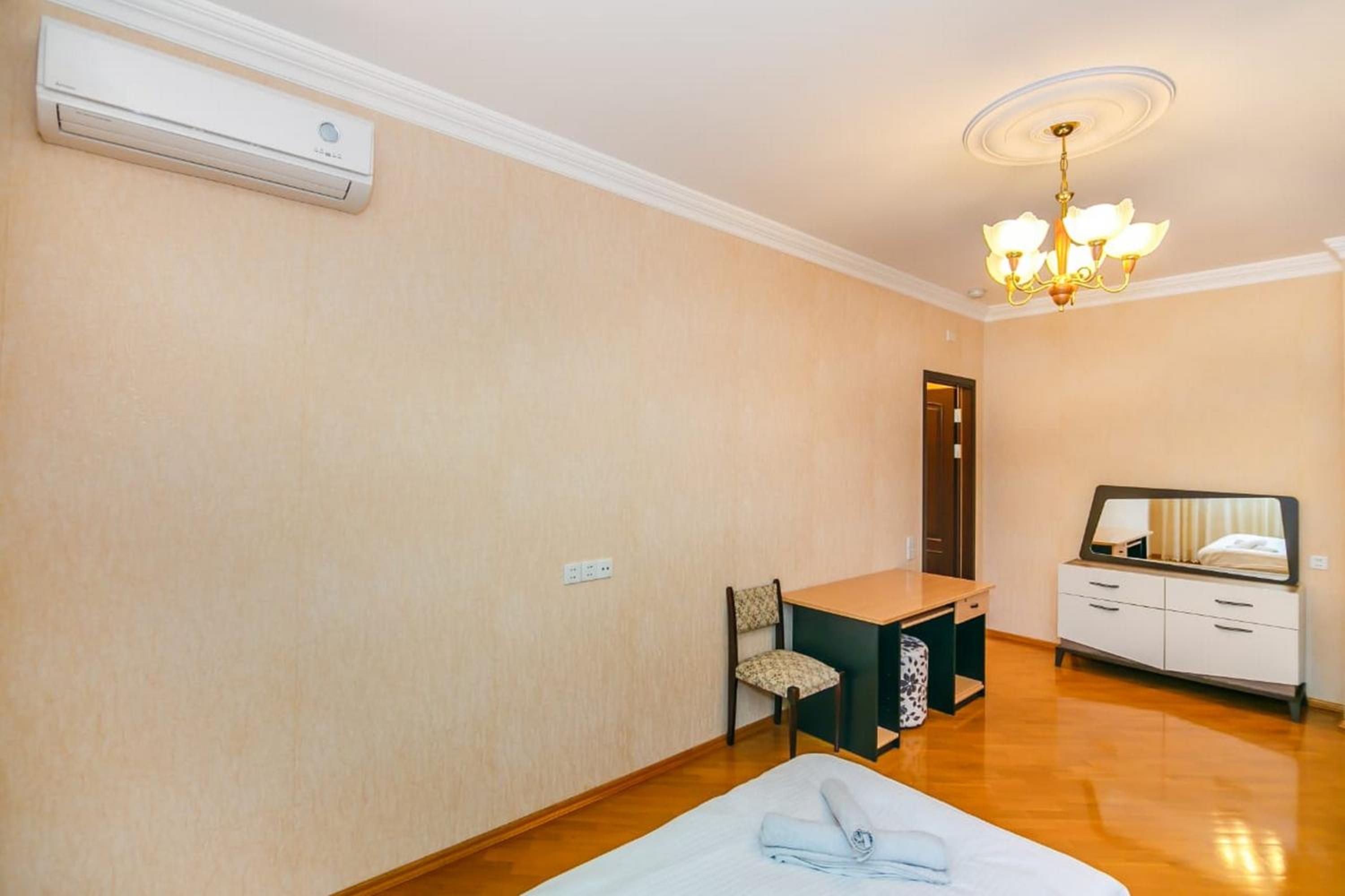 Lux Apartment in Targovi Nizami Street