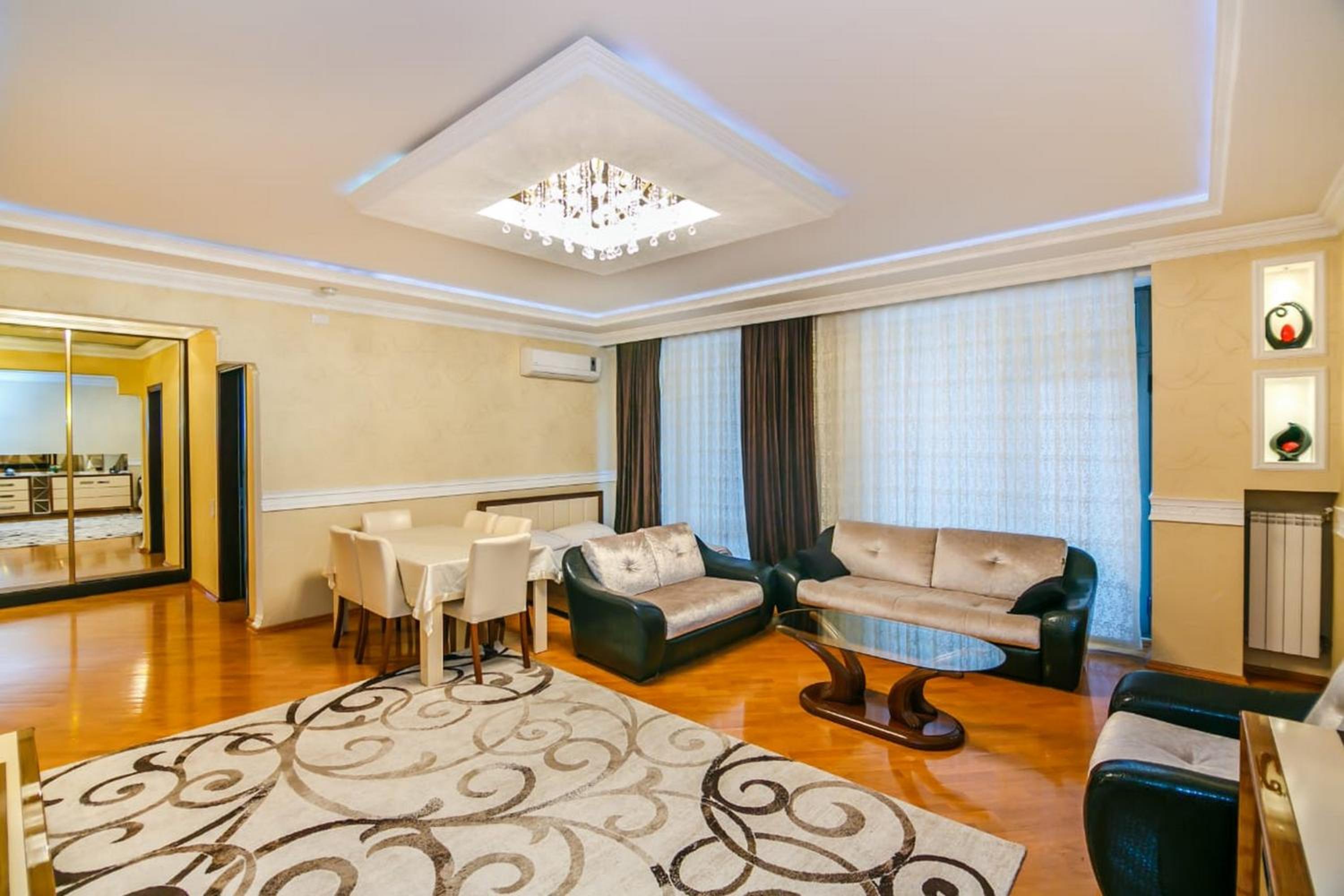 Lux Apartment in Targovi Nizami Street