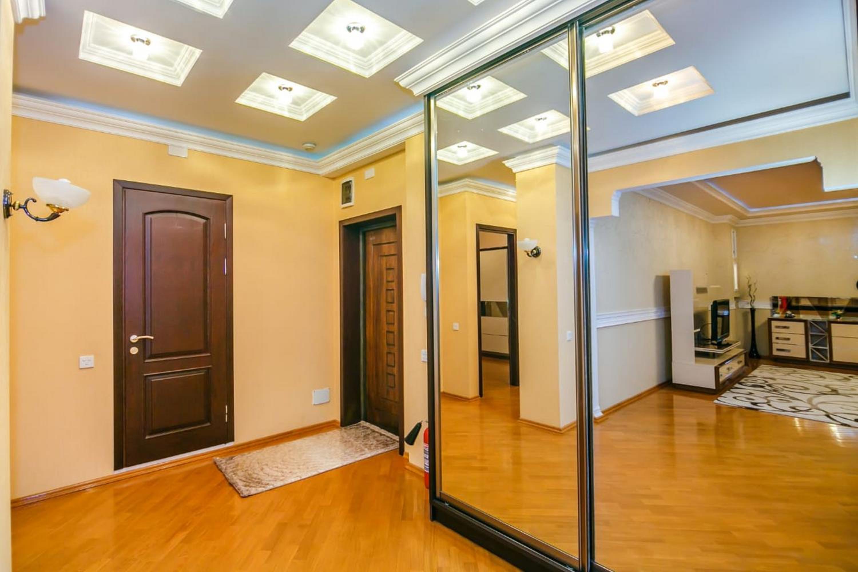 Lux Apartment in Targovi Nizami Street