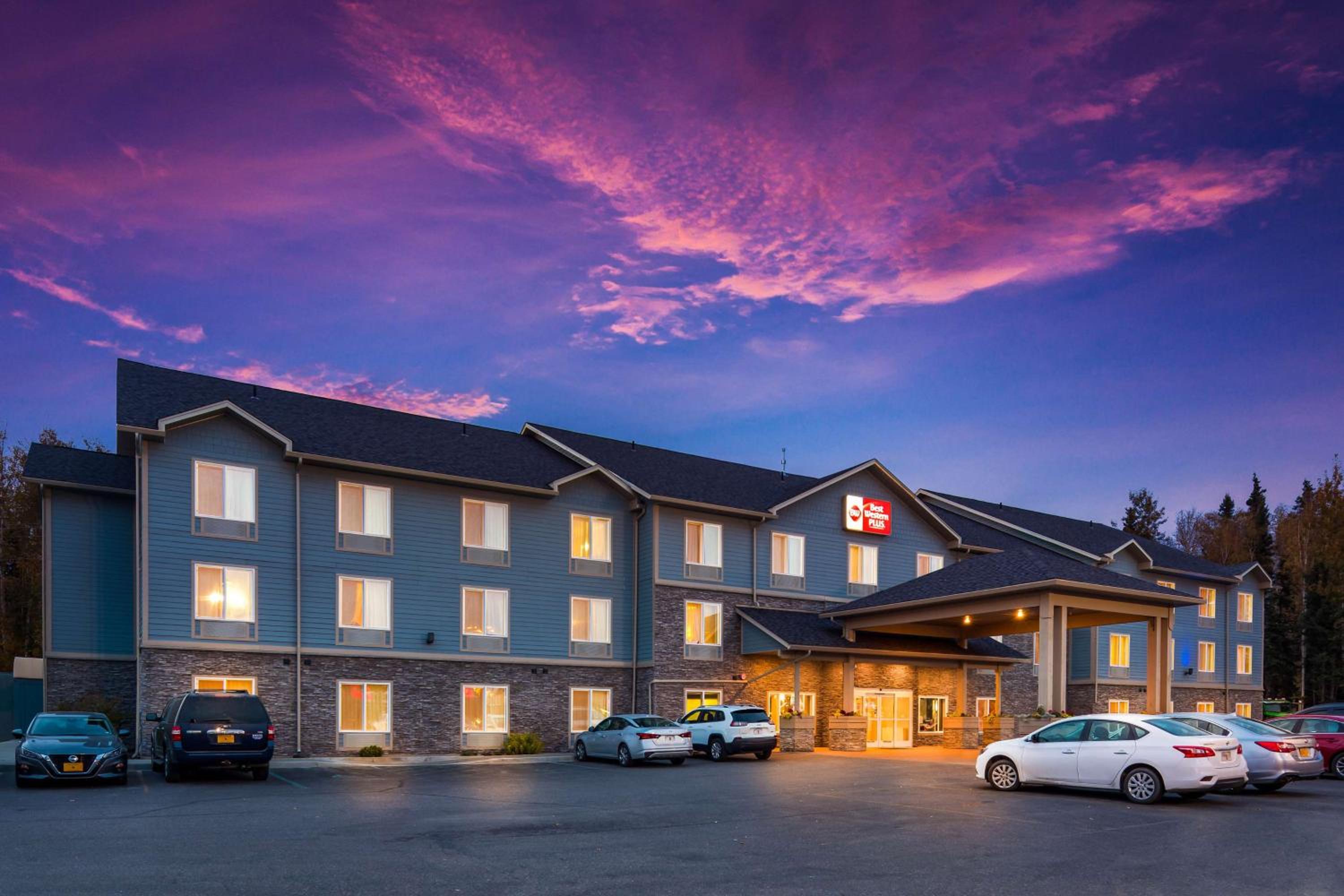 Fairbanks Vacations - Best Western Plus Chena River Lodge - Property Image 1