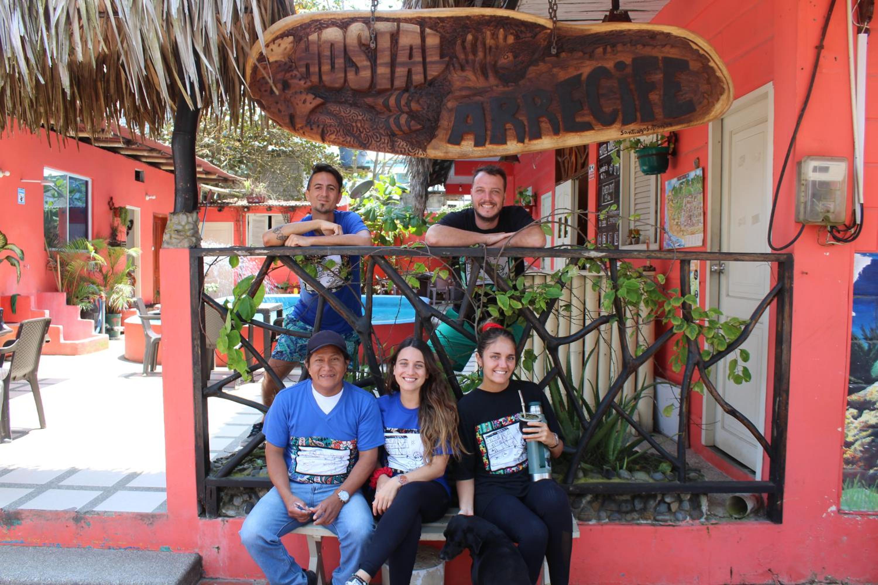 Arrecife Montañita Hostal