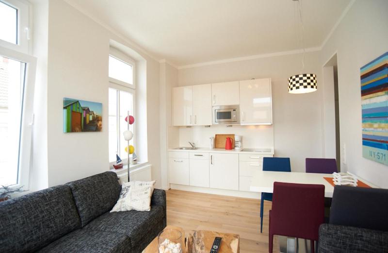 Apartment Eisberg 4 mit Balkon en Norderney — kitchen