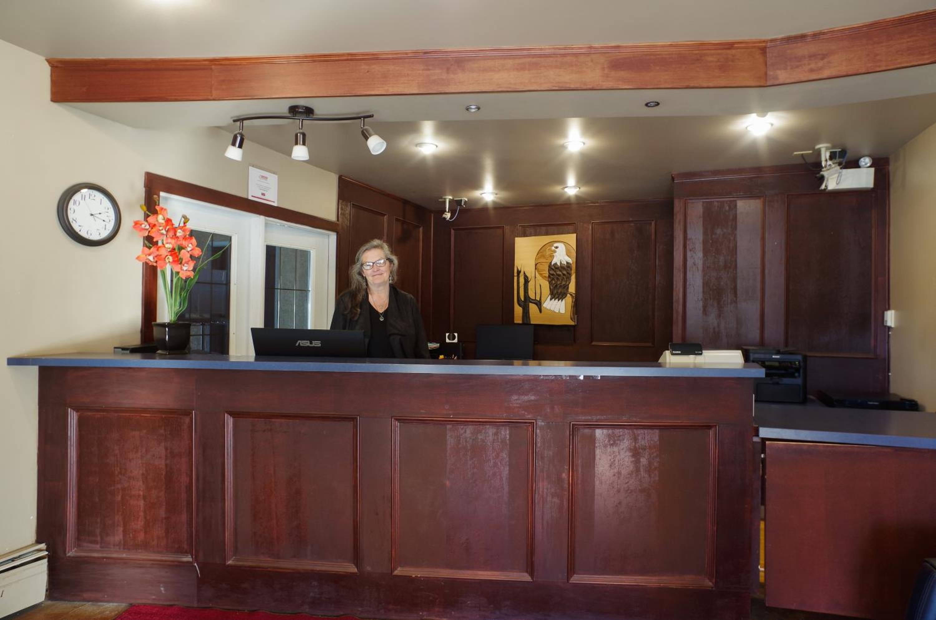 Canadas Best Value Inn and Suites Fernie - Image 2