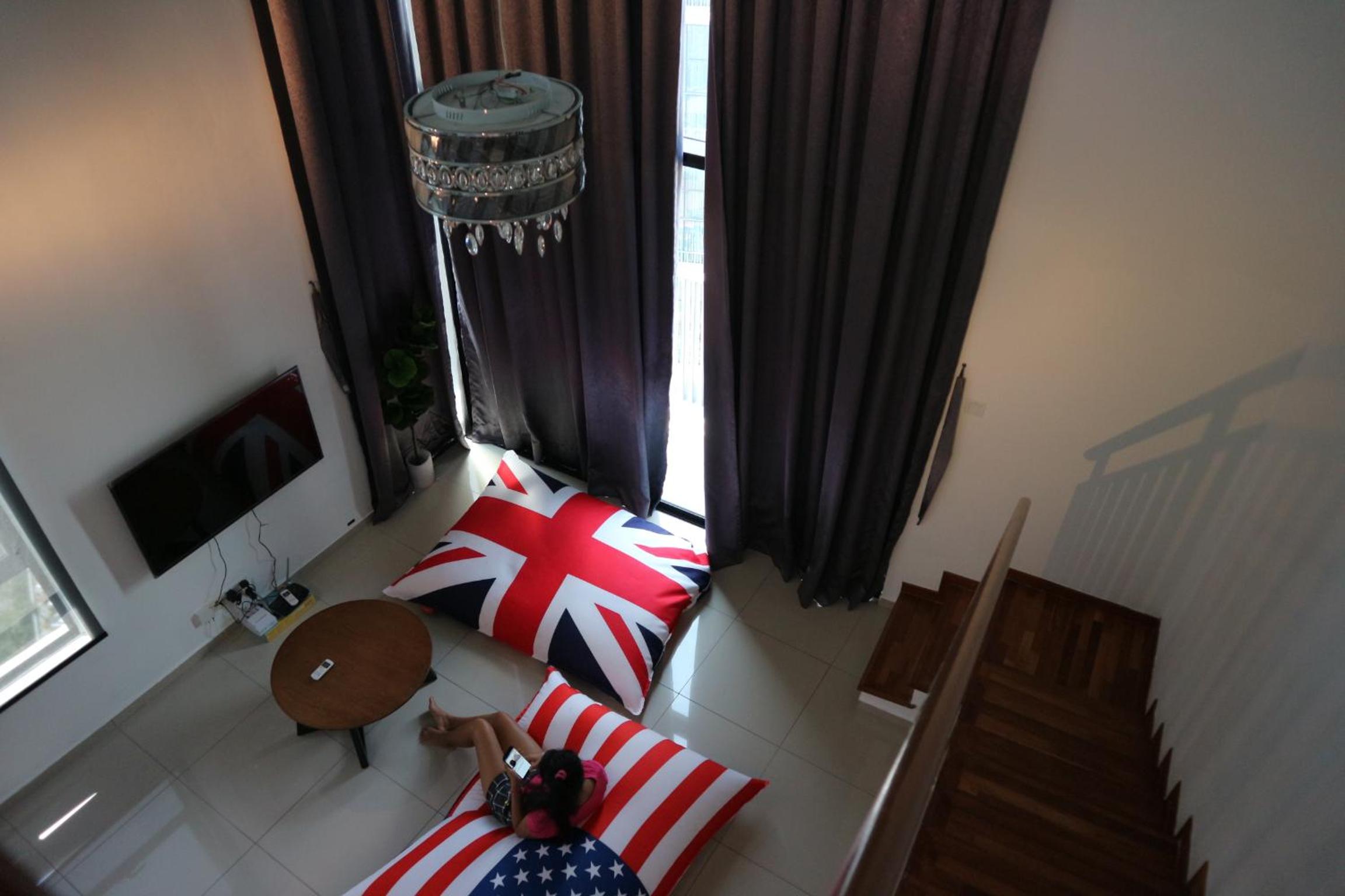 Vince's ICity Soho Homestay water park red carpet shah alam light city central photo 4