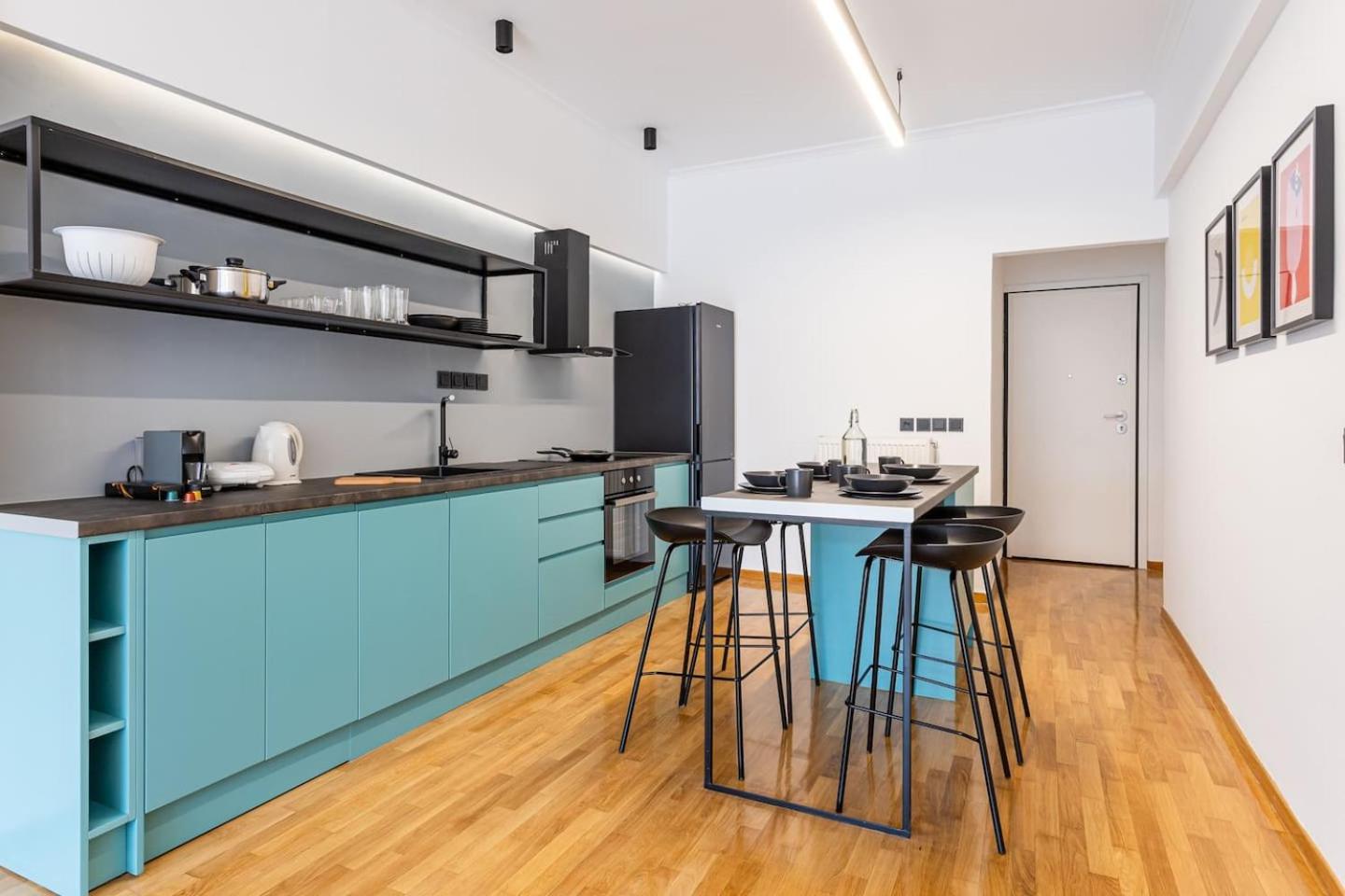 Luxury Penthouse on Akadimias with 2 Bed & 2 Bath