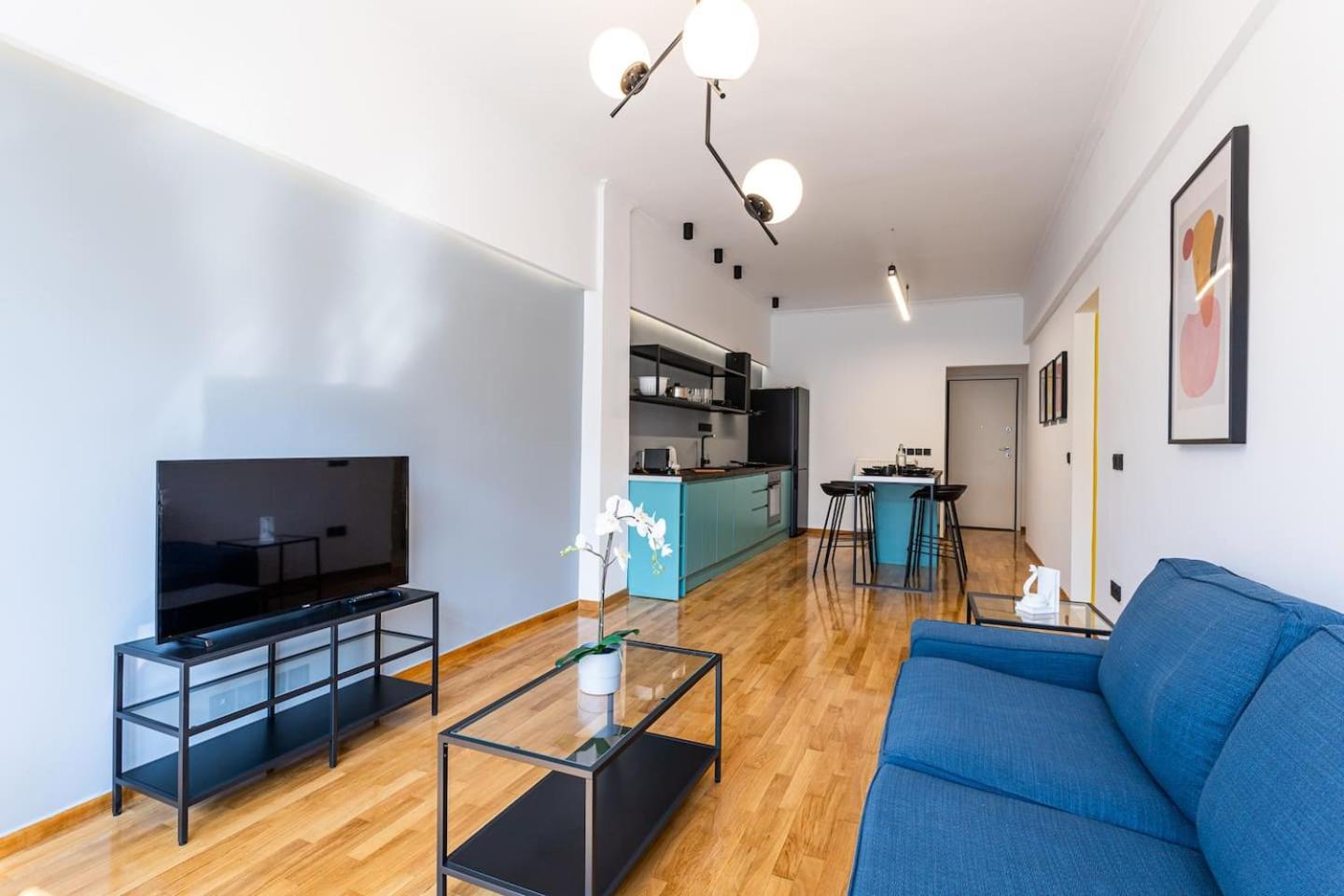 Luxury Penthouse on Akadimias with 2 Bed & 2 Bath