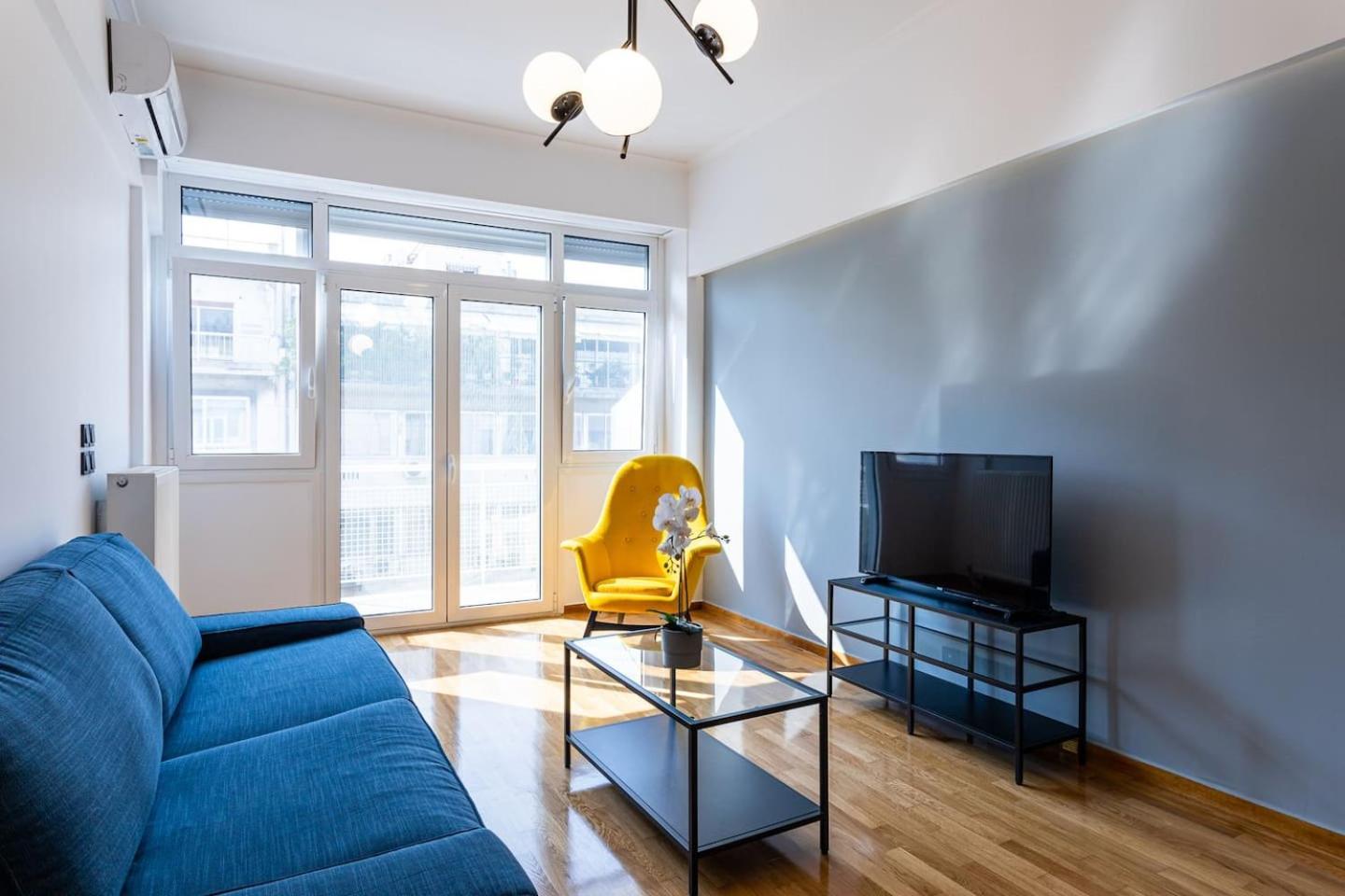 Luxury Penthouse on Akadimias with 2 Bed & 2 Bath
