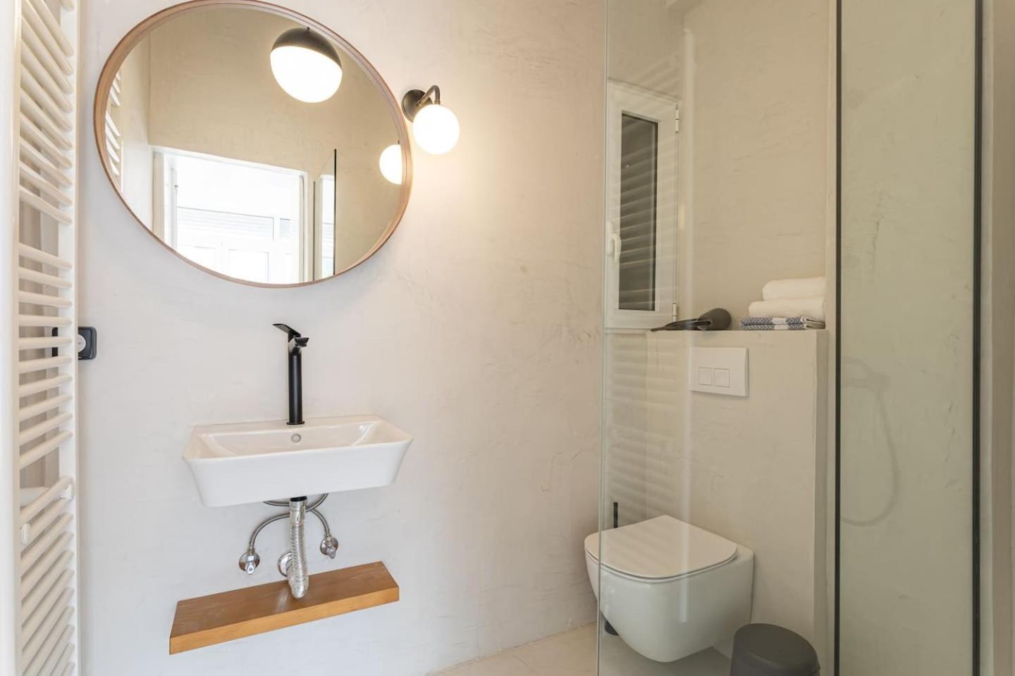 Luxury Penthouse on Akadimias with 2 Bed & 2 Bath