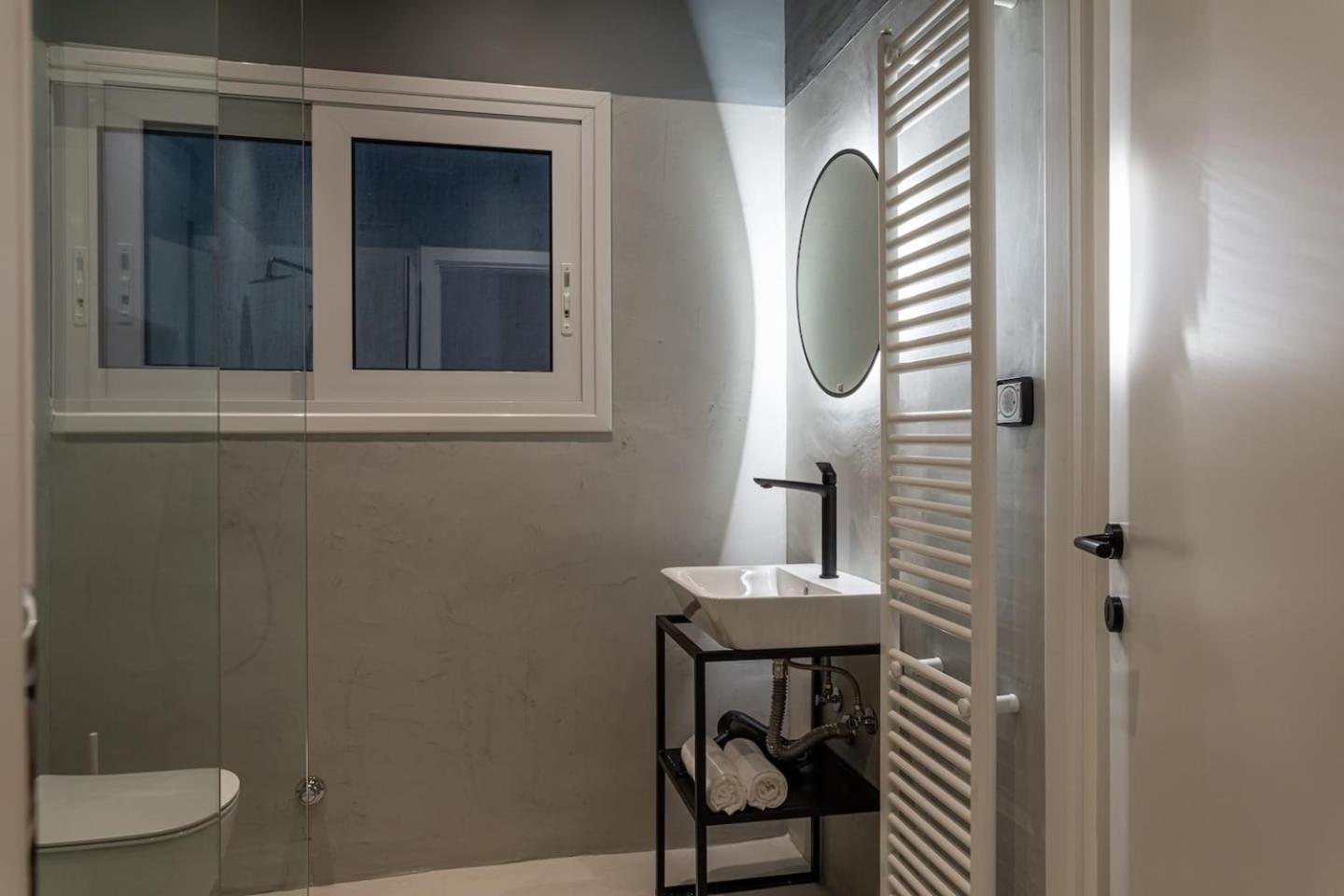 Luxury Penthouse on Akadimias with 2 Bed & 2 Bath