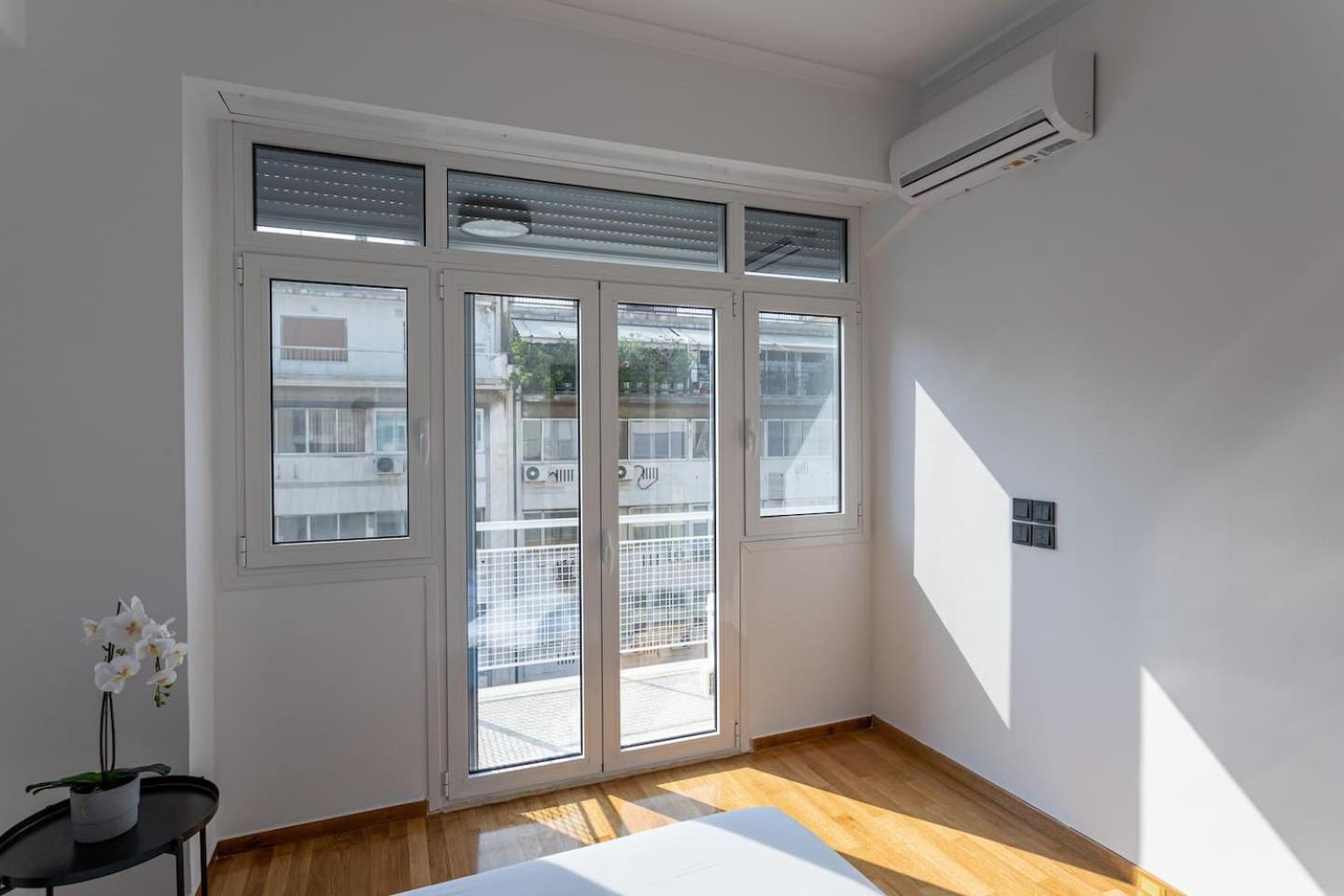 Luxury Penthouse on Akadimias with 2 Bed & 2 Bath