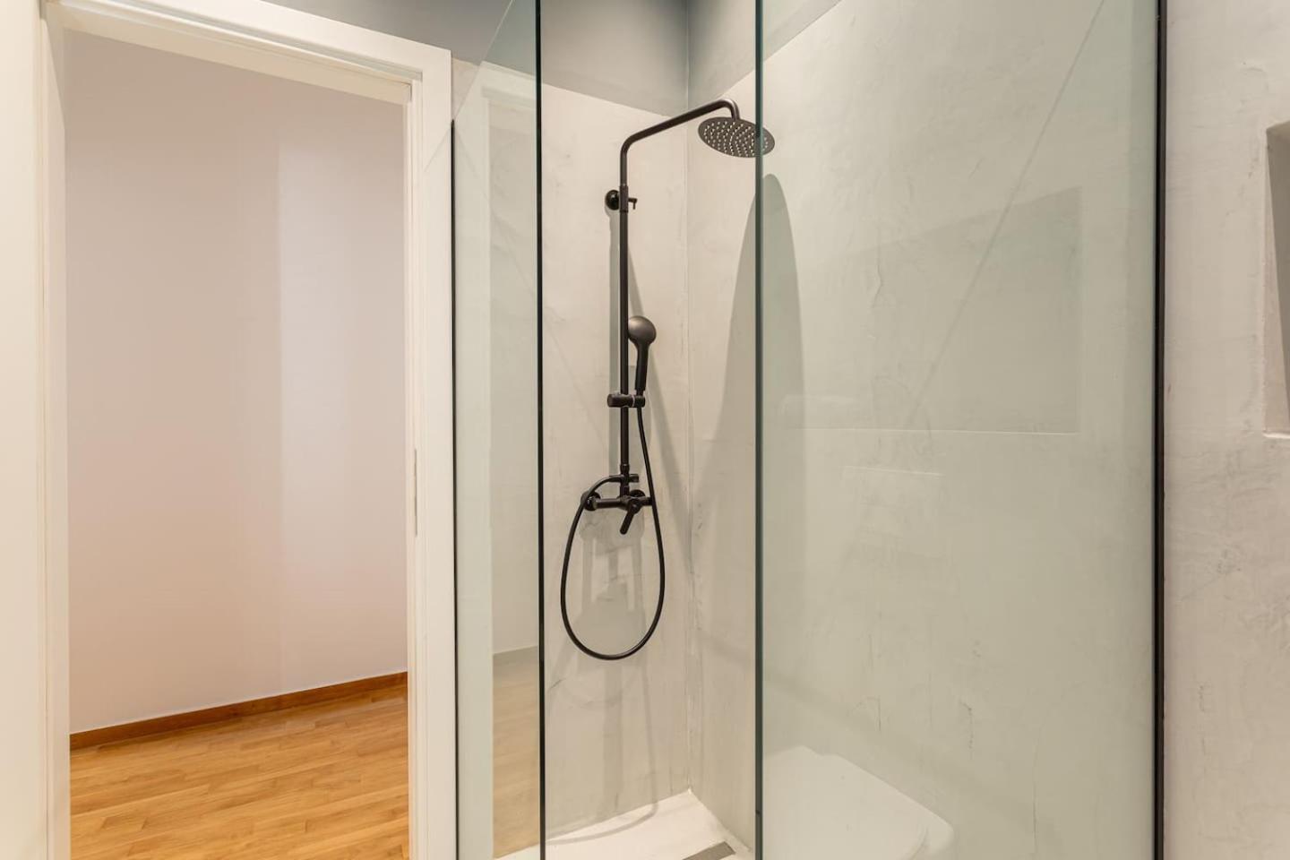 Luxury Penthouse on Akadimias with 2 Bed & 2 Bath
