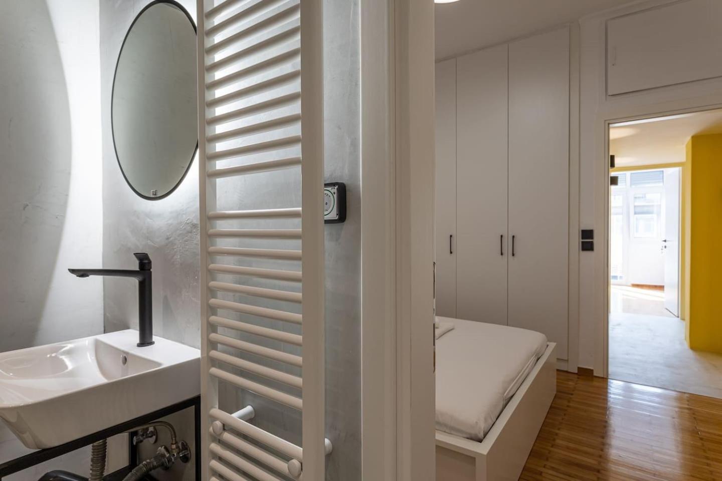 Luxury Penthouse on Akadimias with 2 Bed & 2 Bath