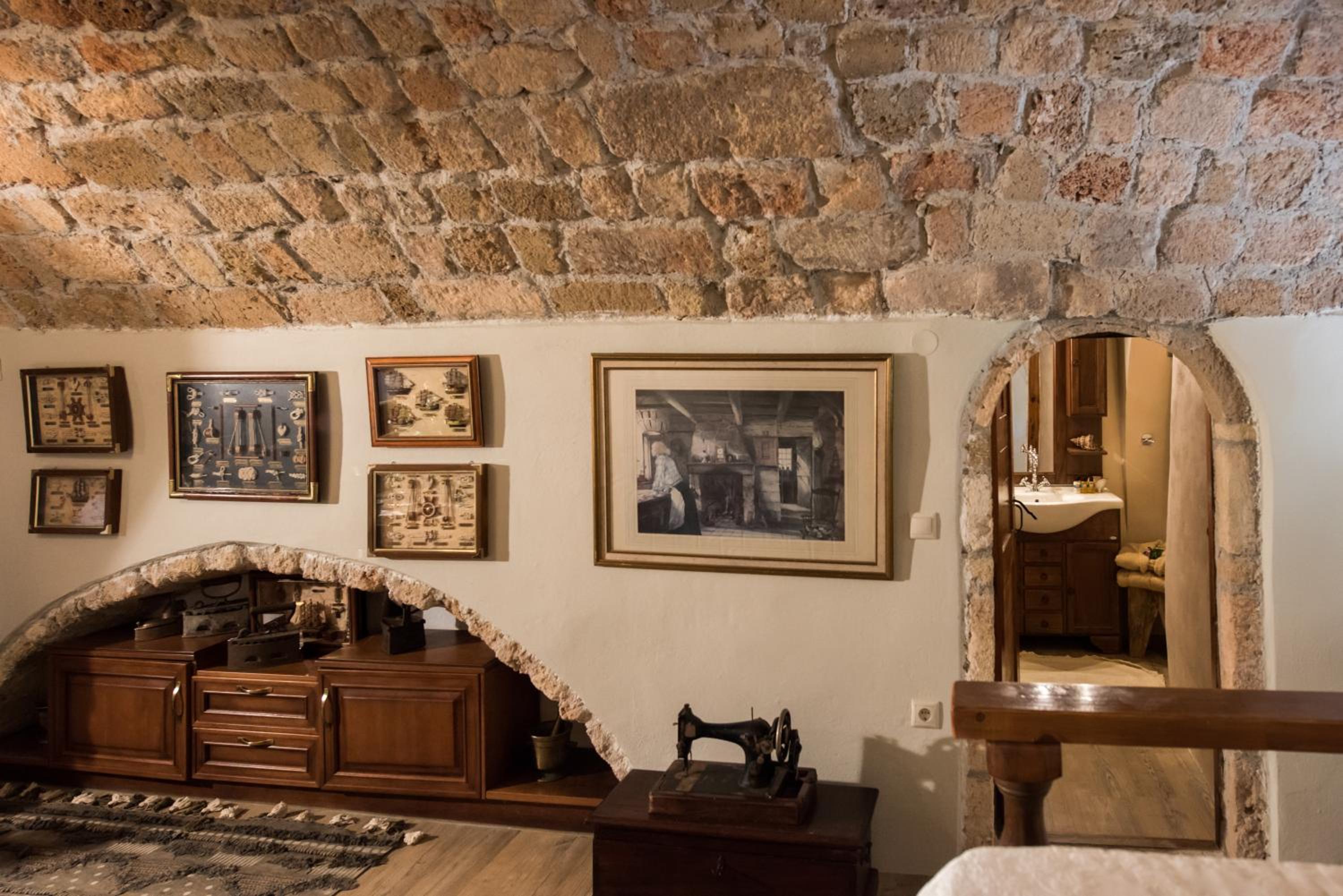 CASA FELICIA-The Castle Mansion view 3