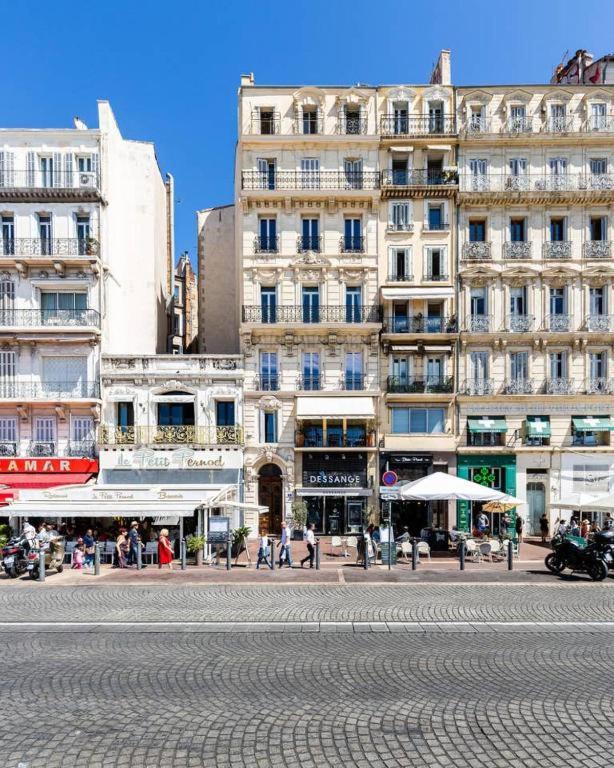 Au cœur du Vieux Port - Le quai bourgeois view 2