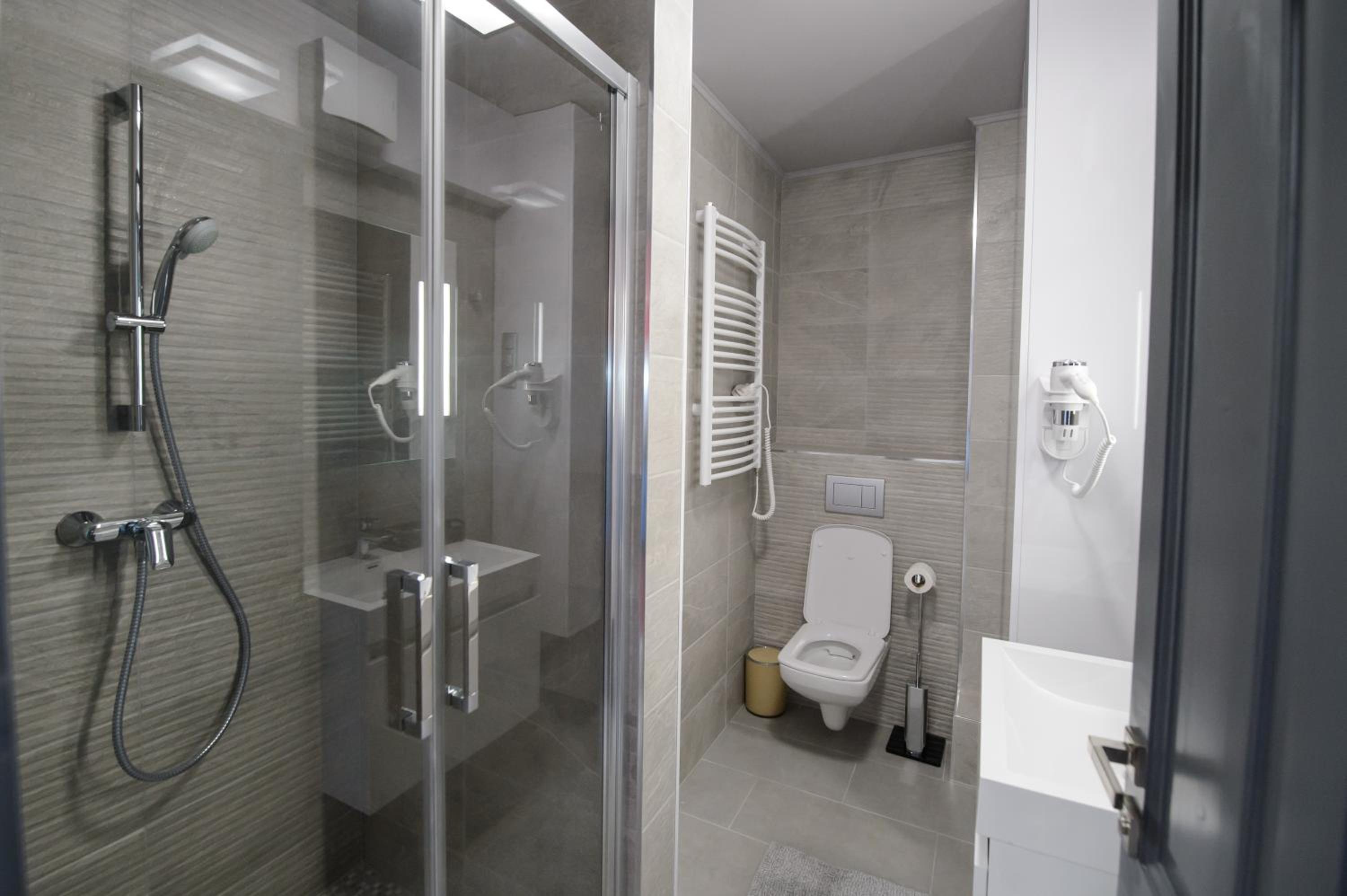 HR Apartmanház view 2