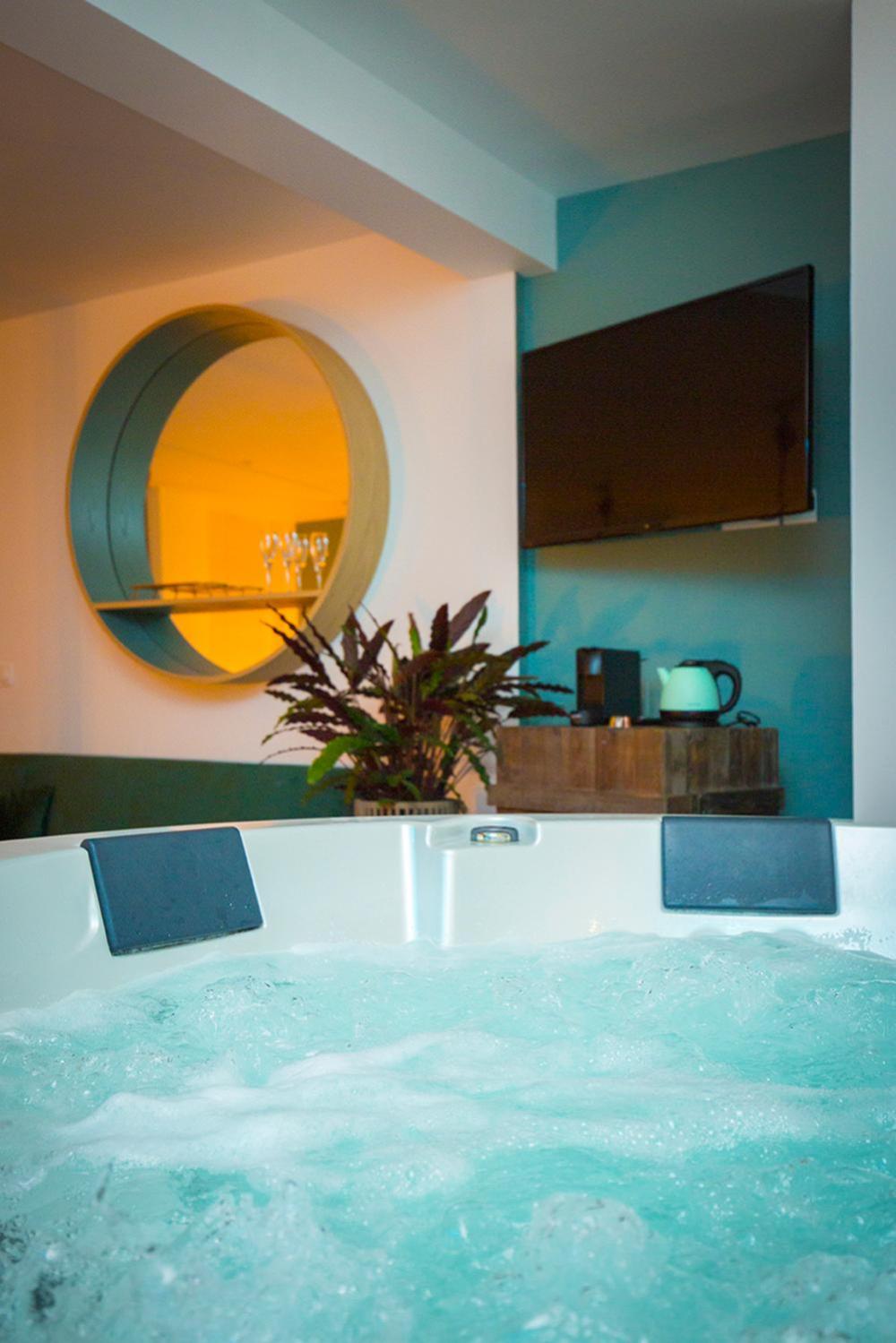 Jacuzzi