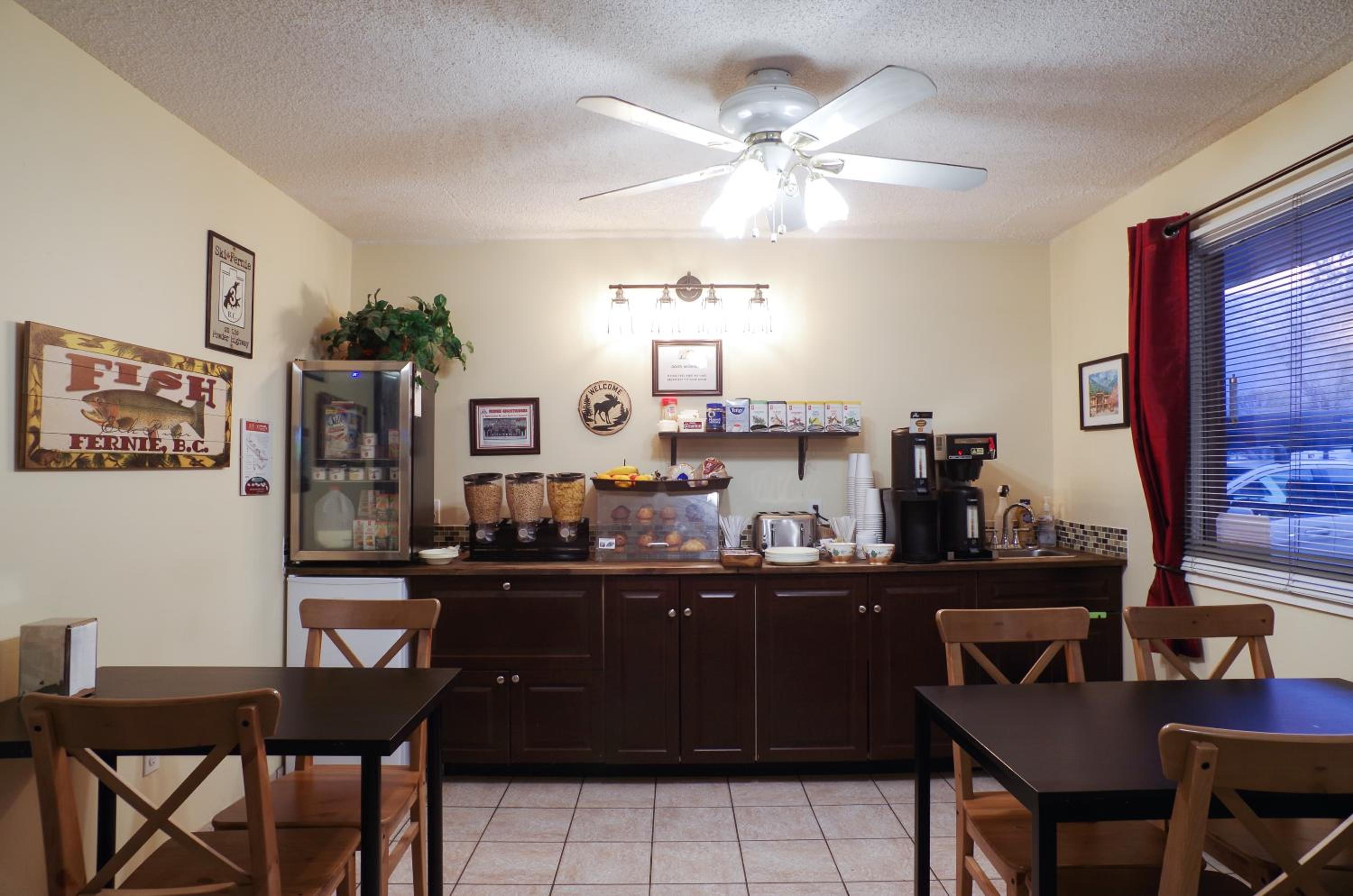 Canadas Best Value Inn and Suites Fernie - Image 3