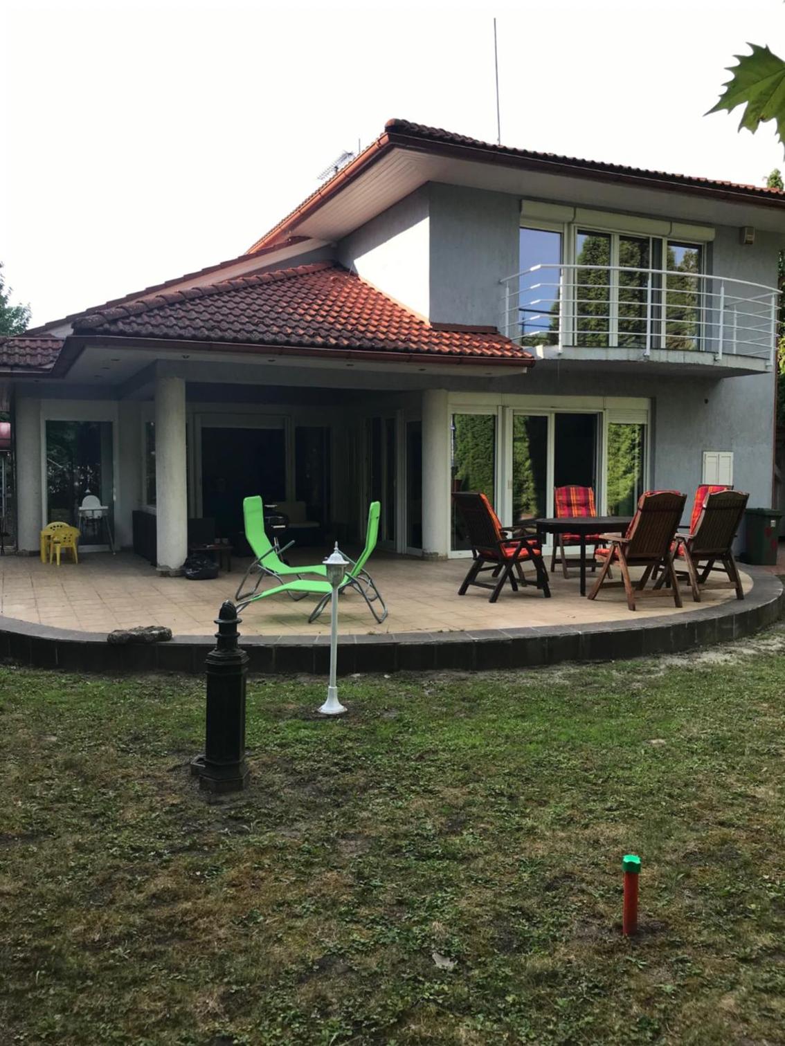 Megtart-lak Villa