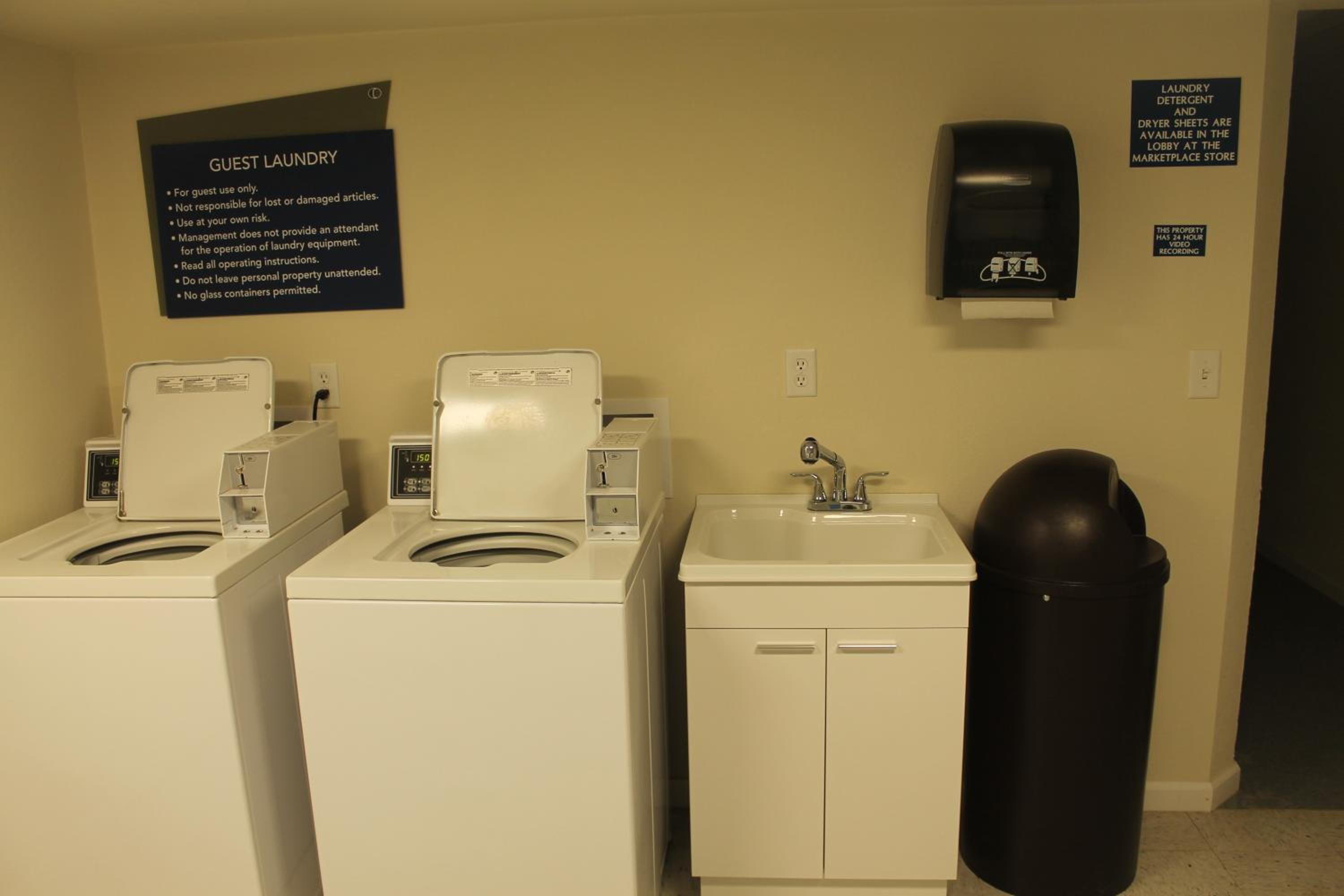 Boarders Inn & Suites by Cobblestone Hotels - Syracuse