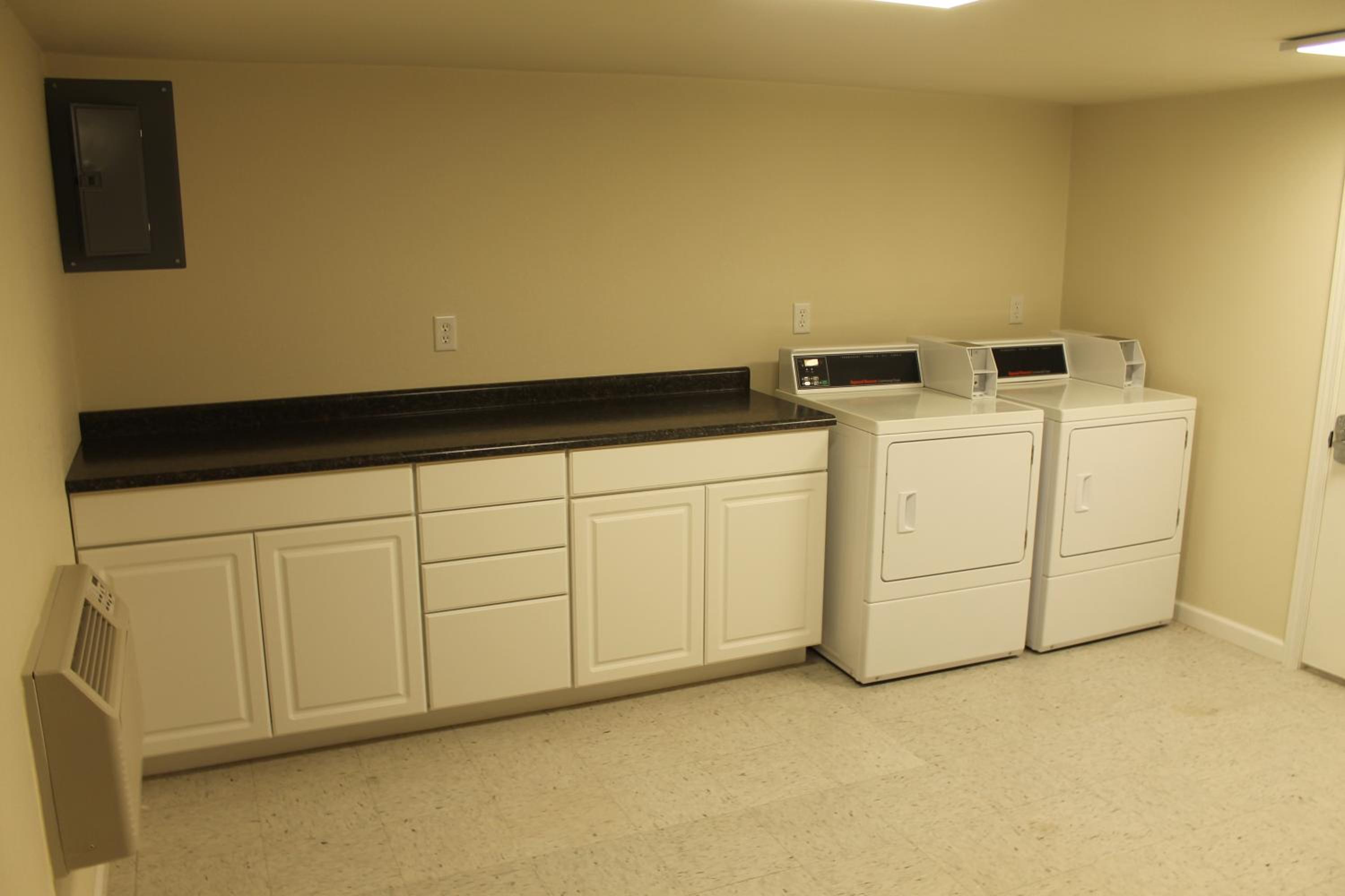 Boarders Inn & Suites by Cobblestone Hotels - Syracuse