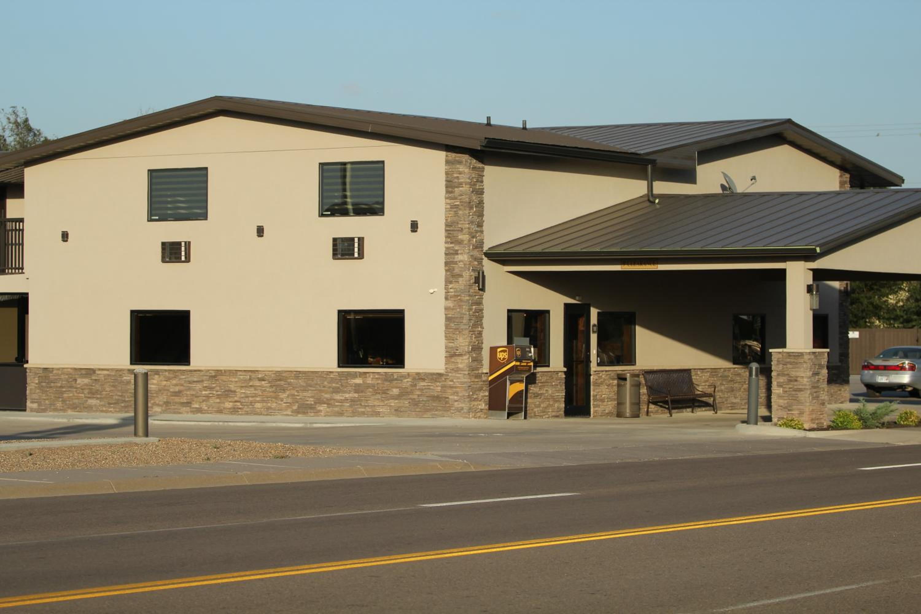 Boarders Inn & Suites by Cobblestone Hotels - Syracuse
