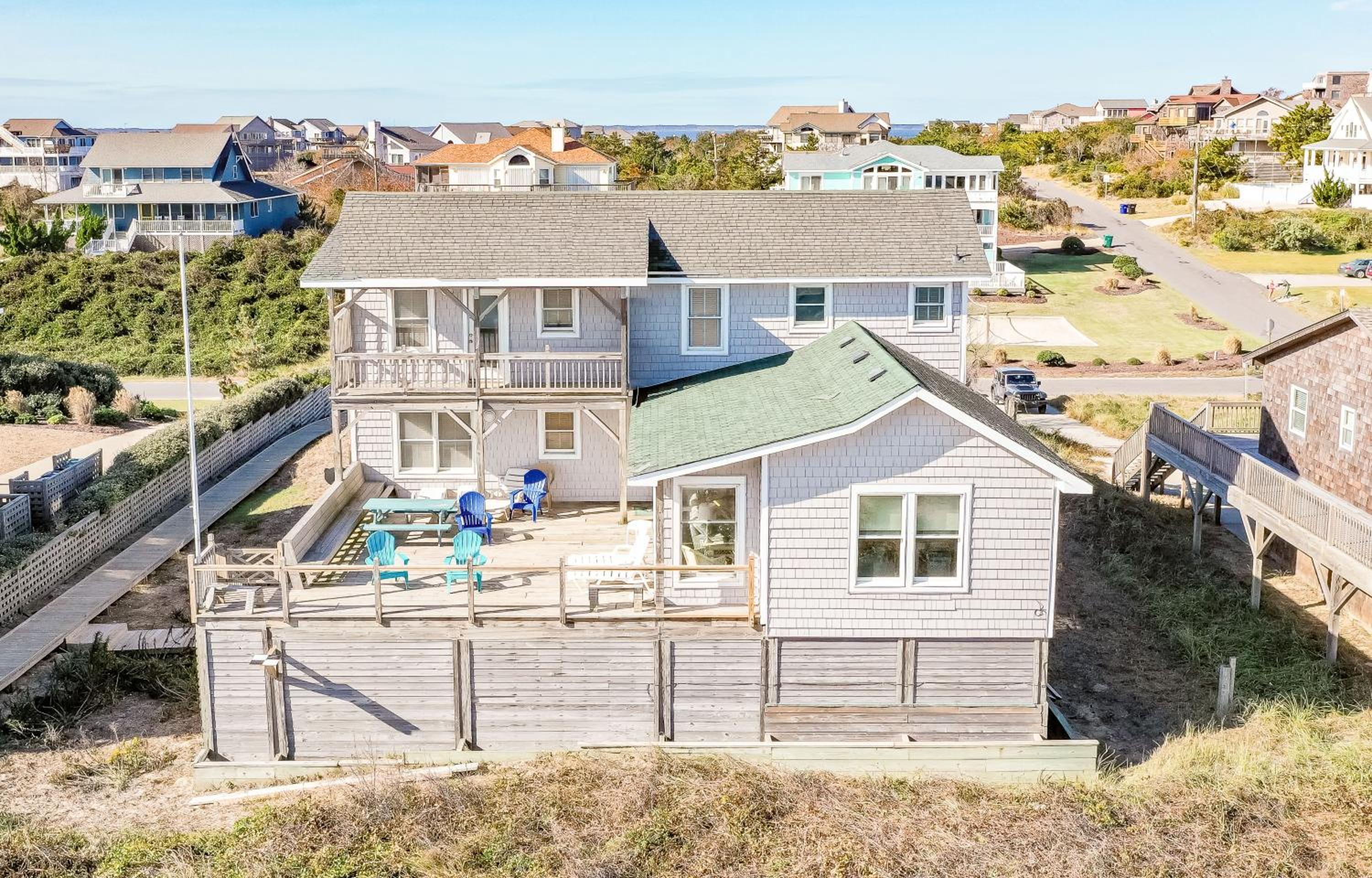 York - Duck, Carolina Dunes, Oceanfront, Ocean View, Hot Tub, Large Decks, Pets OK