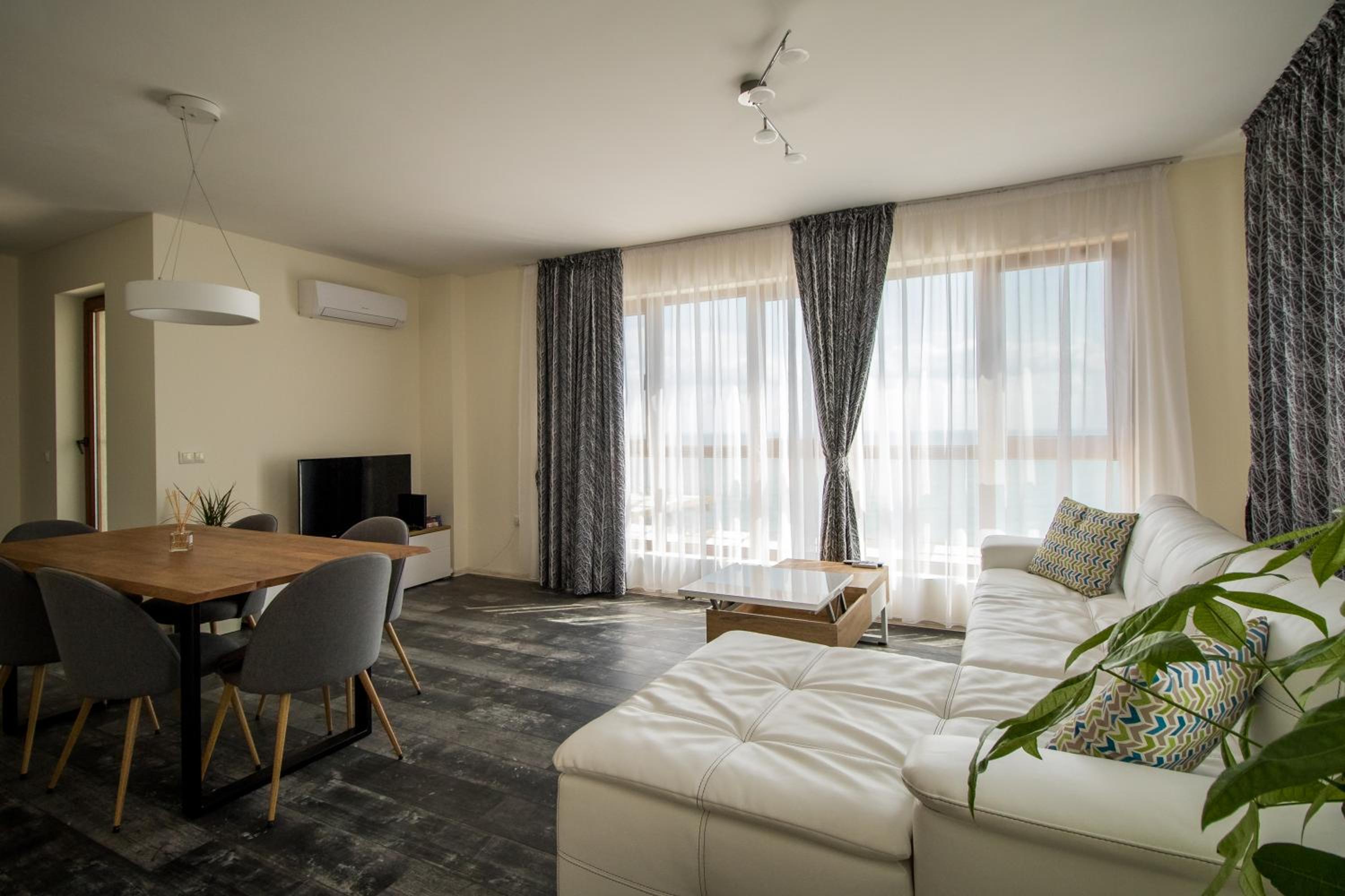 Penthouse at White Cliffs
