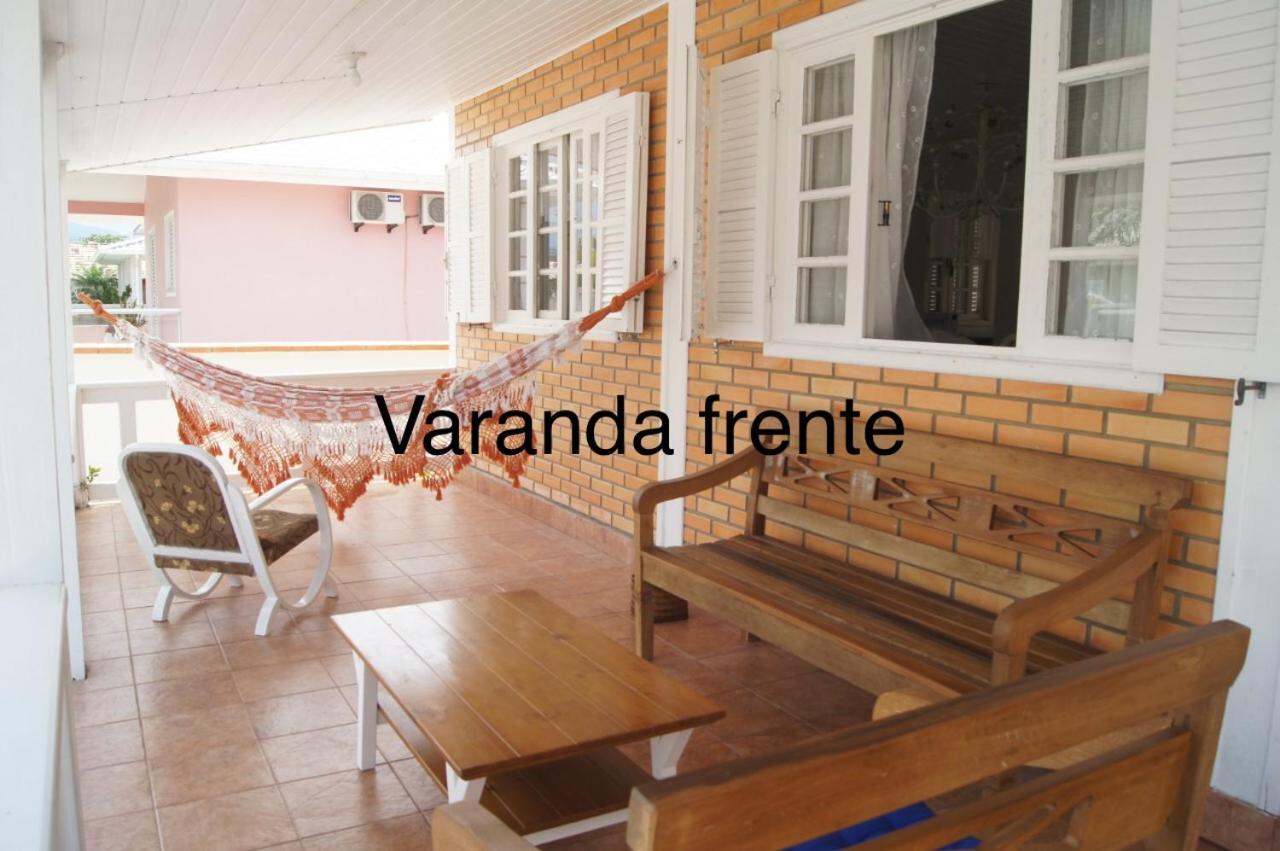 Casa com 4 quartos à 200 m da praia c/ churrasqueira