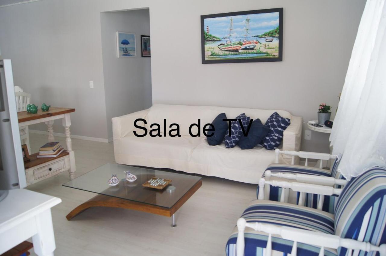 Casa com 4 quartos à 200 m da praia c/ churrasqueira