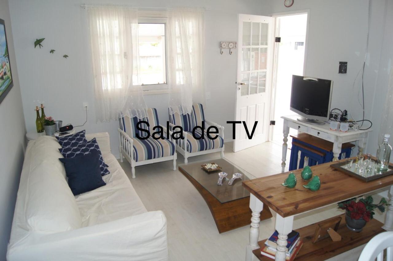 Casa com 4 quartos à 200 m da praia c/ churrasqueira