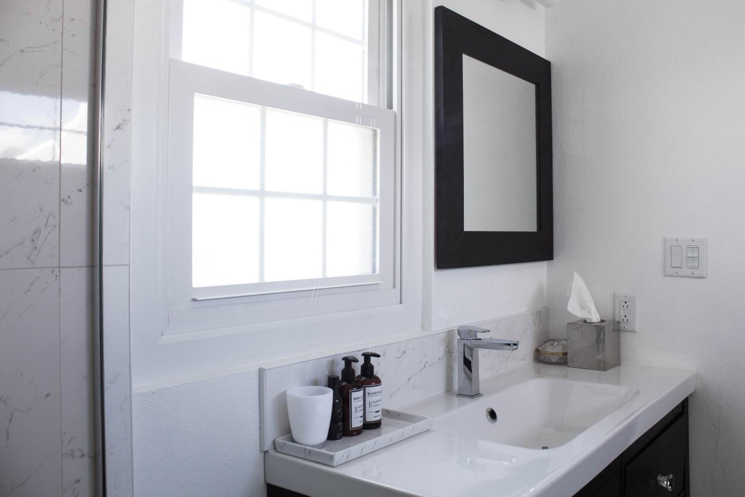 Bermuda Vacations - Cavendish Heights Suites - Property Image 3